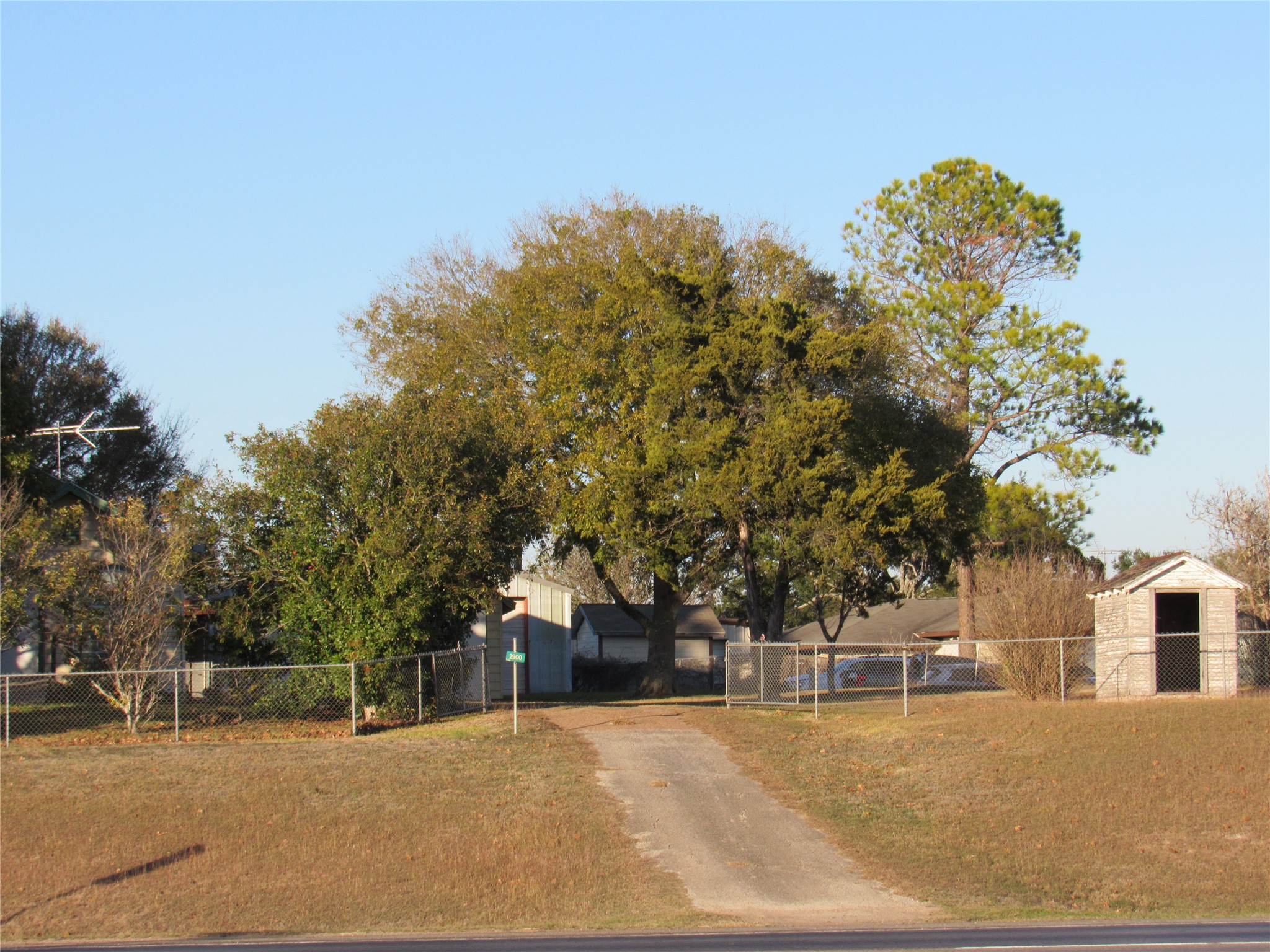2900 Highway 290 W Property Photo 14