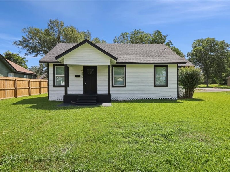5395 Fairview Avenue Property Photo 1