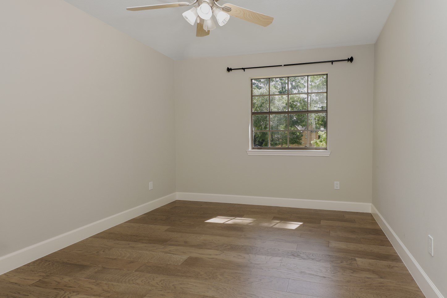 24 Hornsilver Property Photo 26
