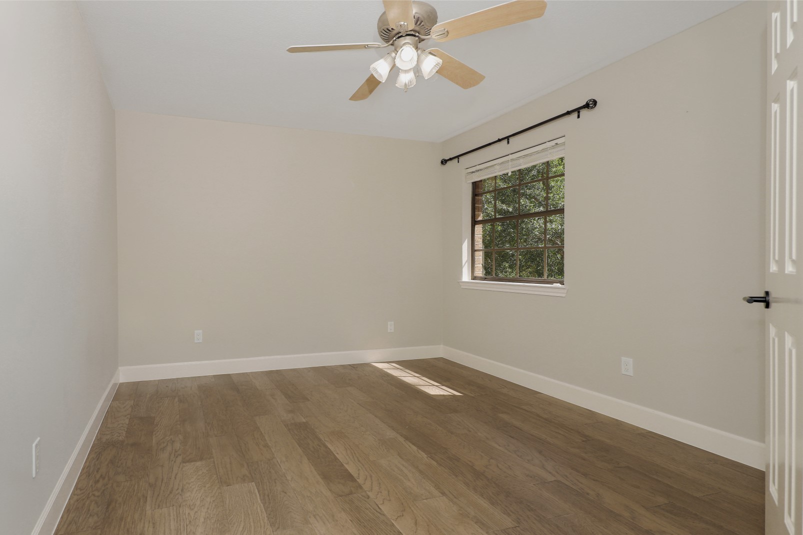 24 Hornsilver Property Photo 31