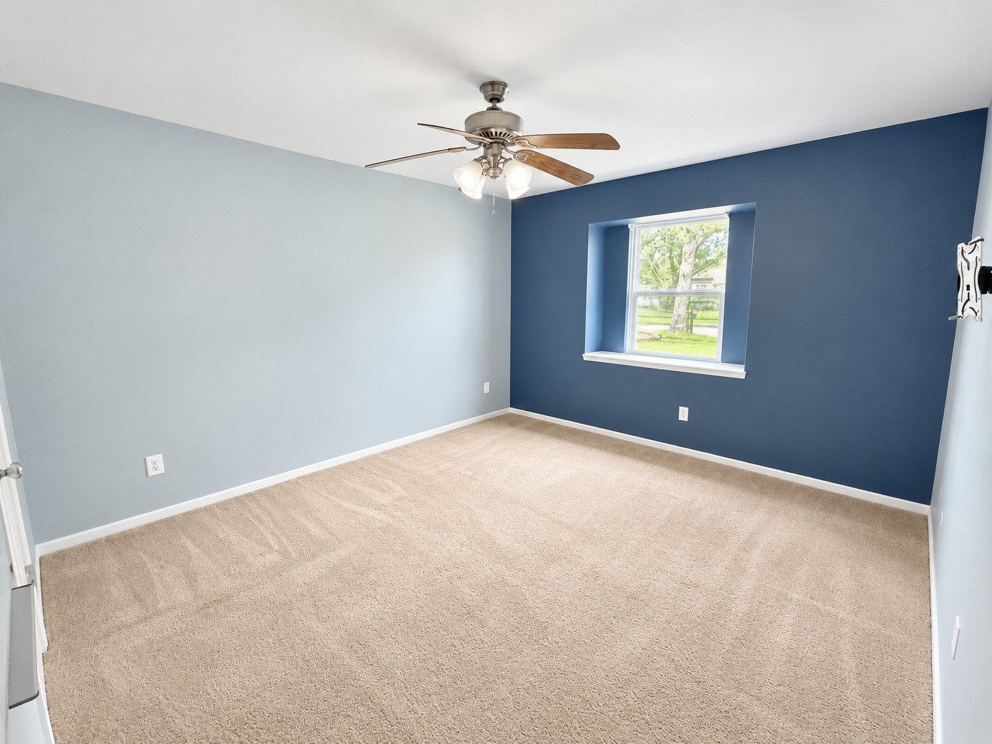 2026 Arcadia Drive Property Photo 8