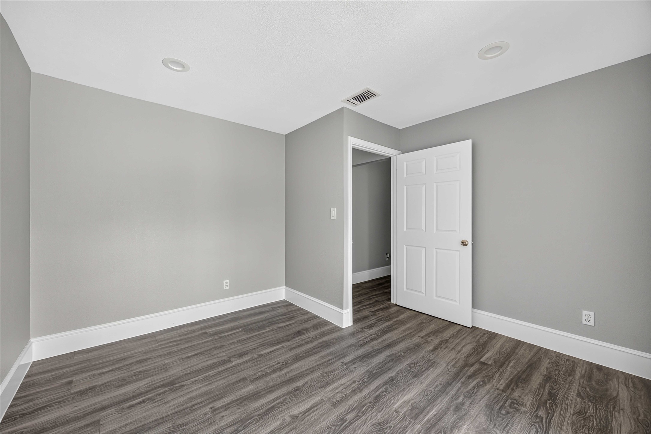 7866 Green Lawn Drive 7866 Property Photo 6