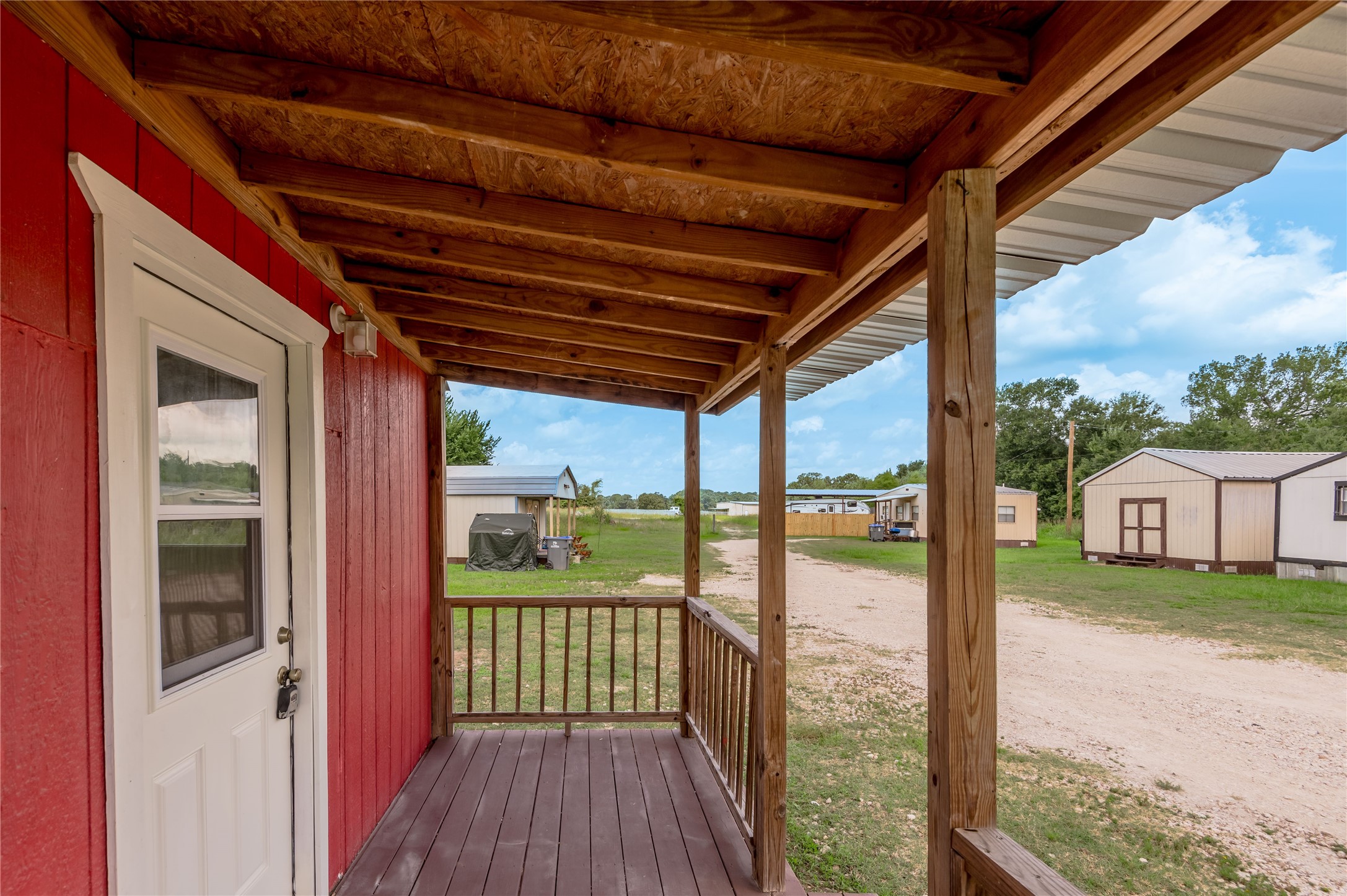 2094 S Robb Street Property Photo 4