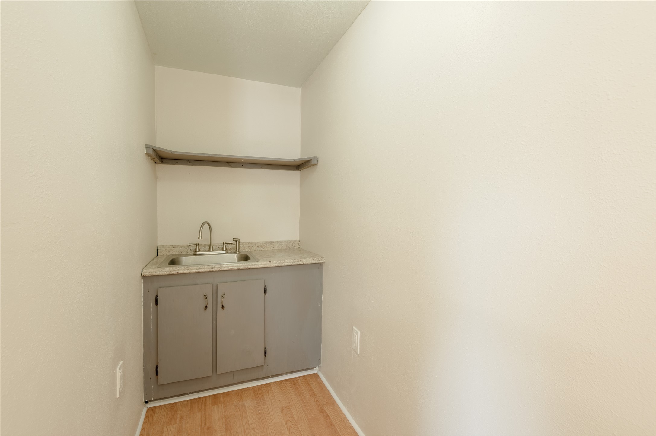 2094 S Robb Street Property Photo 11