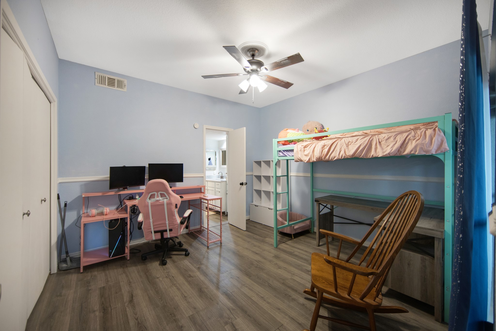 10811 Richmond Avenue 11 Property Photo 12