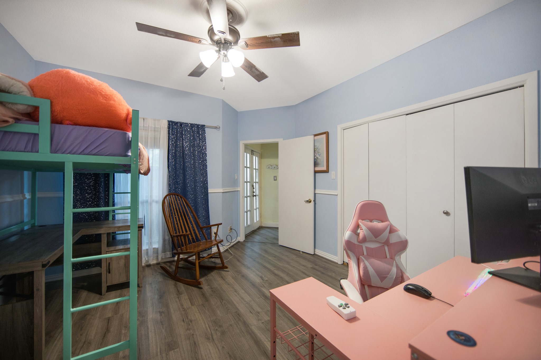 10811 Richmond Avenue 11 Property Photo 13