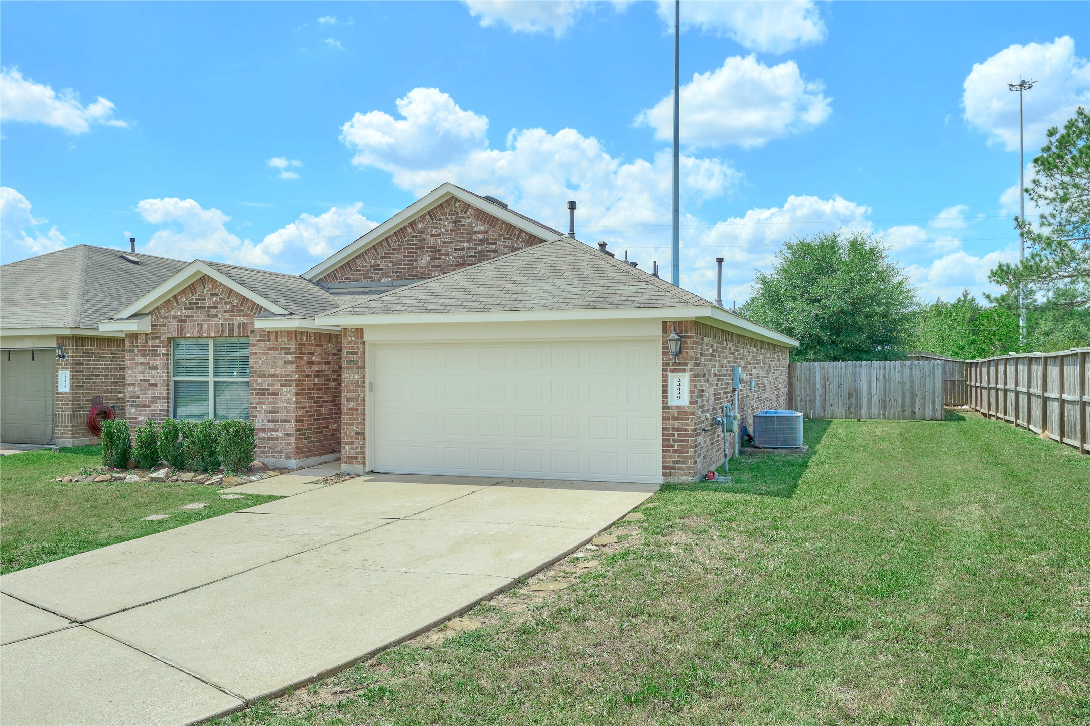 24439 Raindrop Poppy Drive Property Photo 2