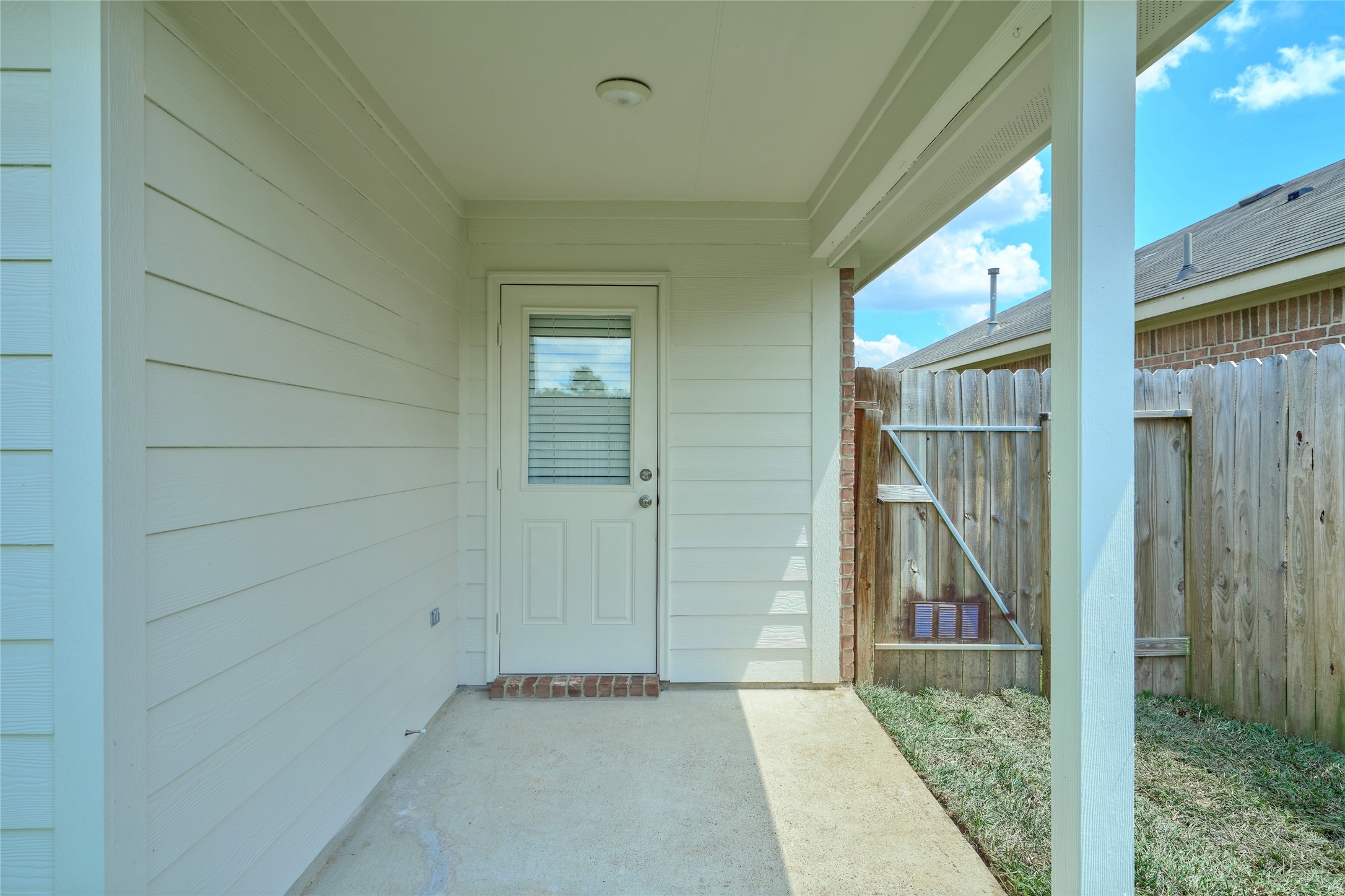 24439 Raindrop Poppy Drive Property Photo 16