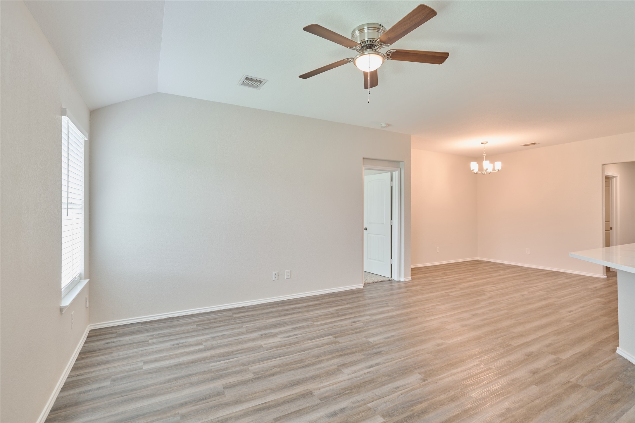 24439 Raindrop Poppy Drive Property Photo 20