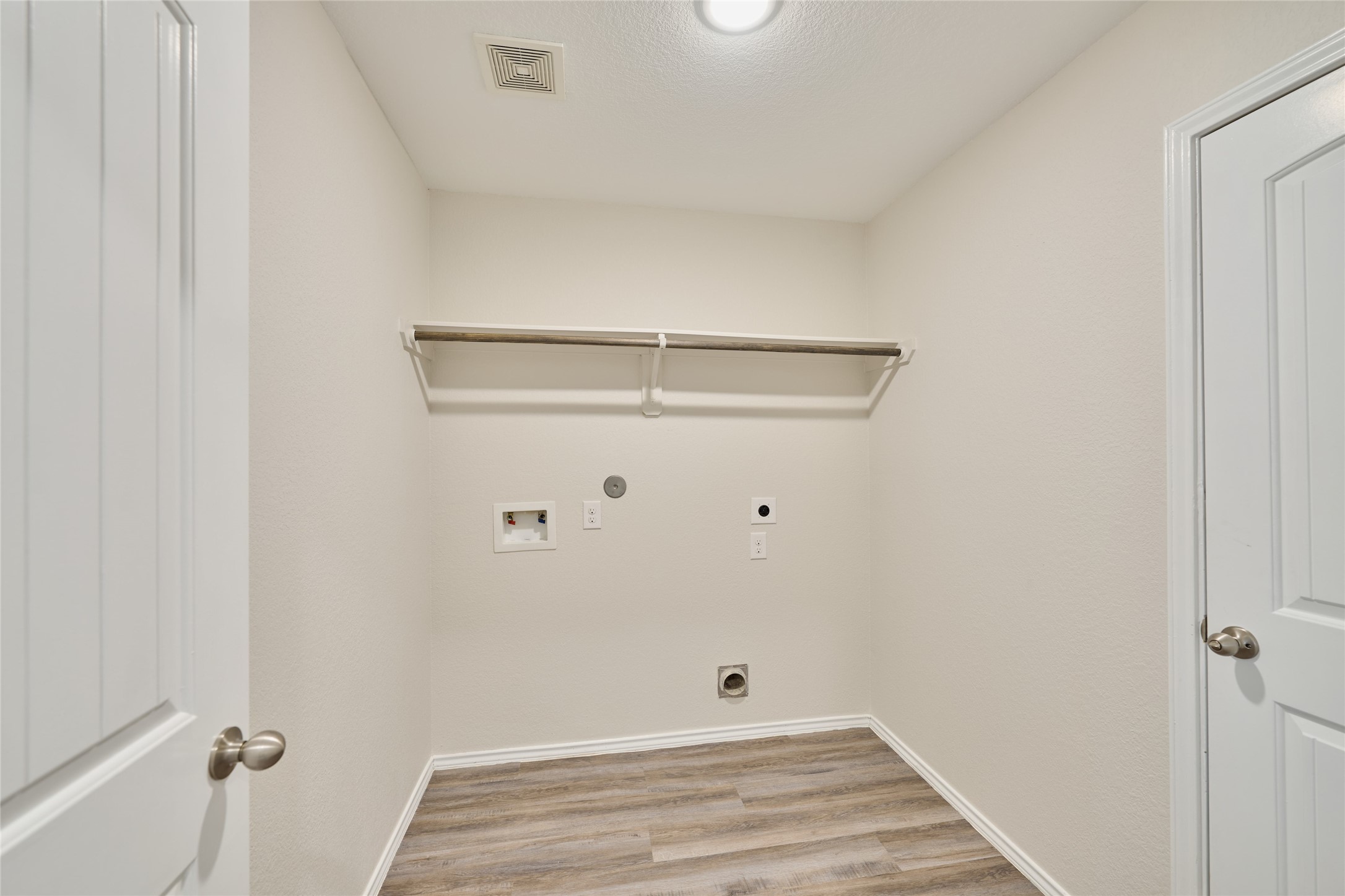 24439 Raindrop Poppy Drive Property Photo 24