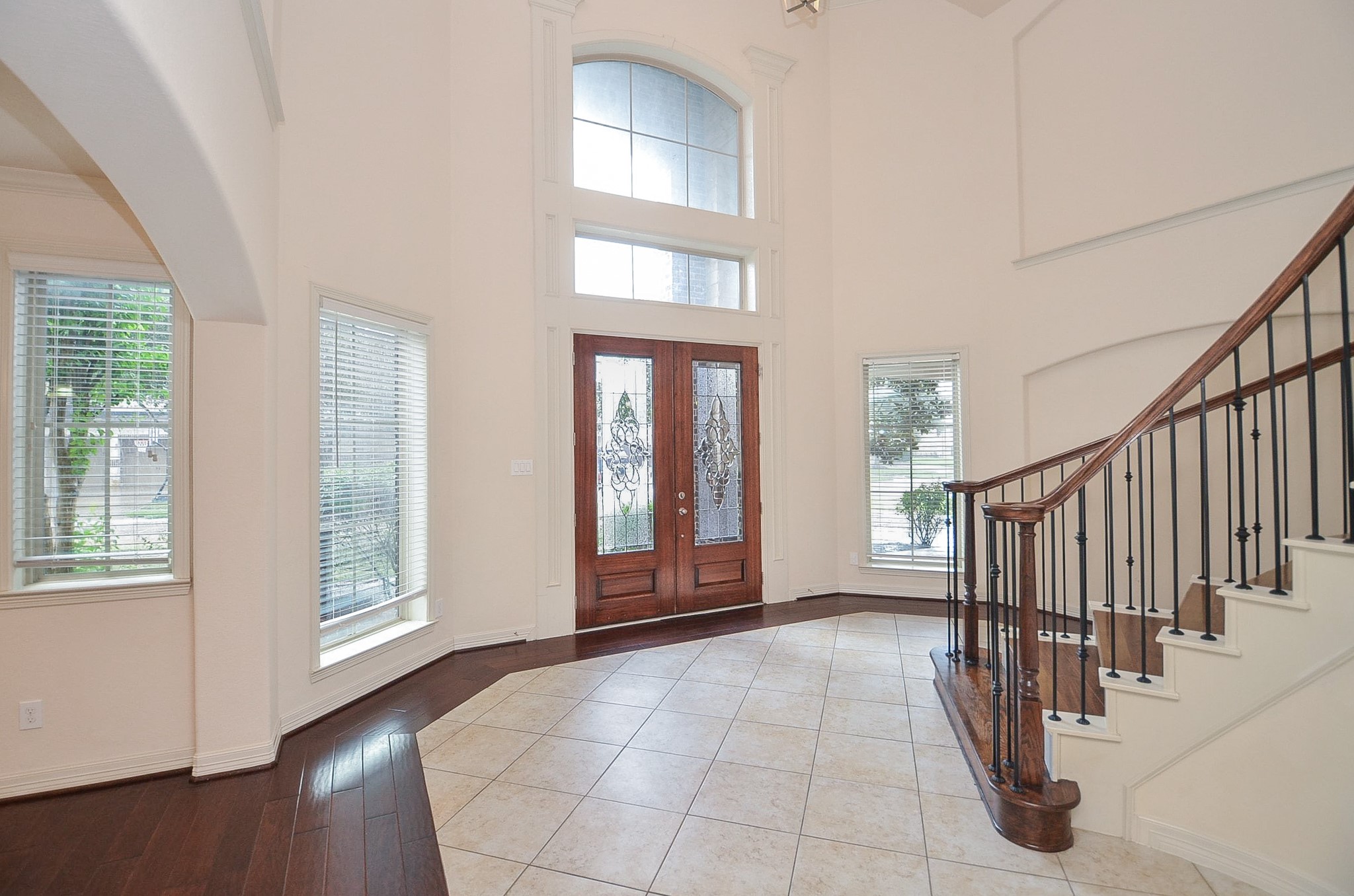 23610 Esperia Street Property Photo 2
