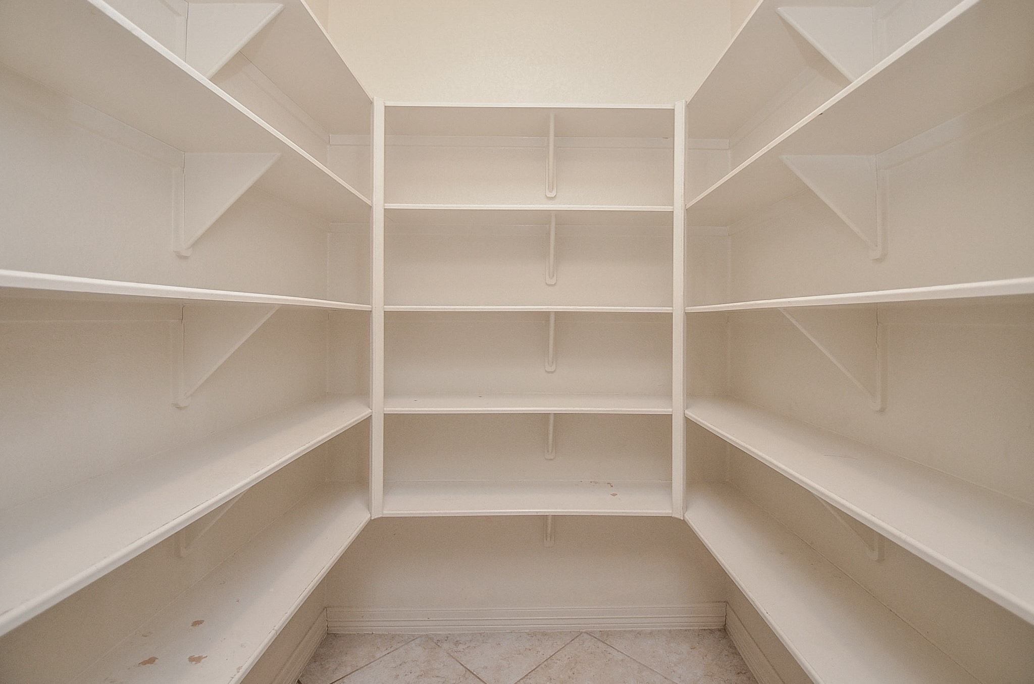 23610 Esperia Street Property Photo 6