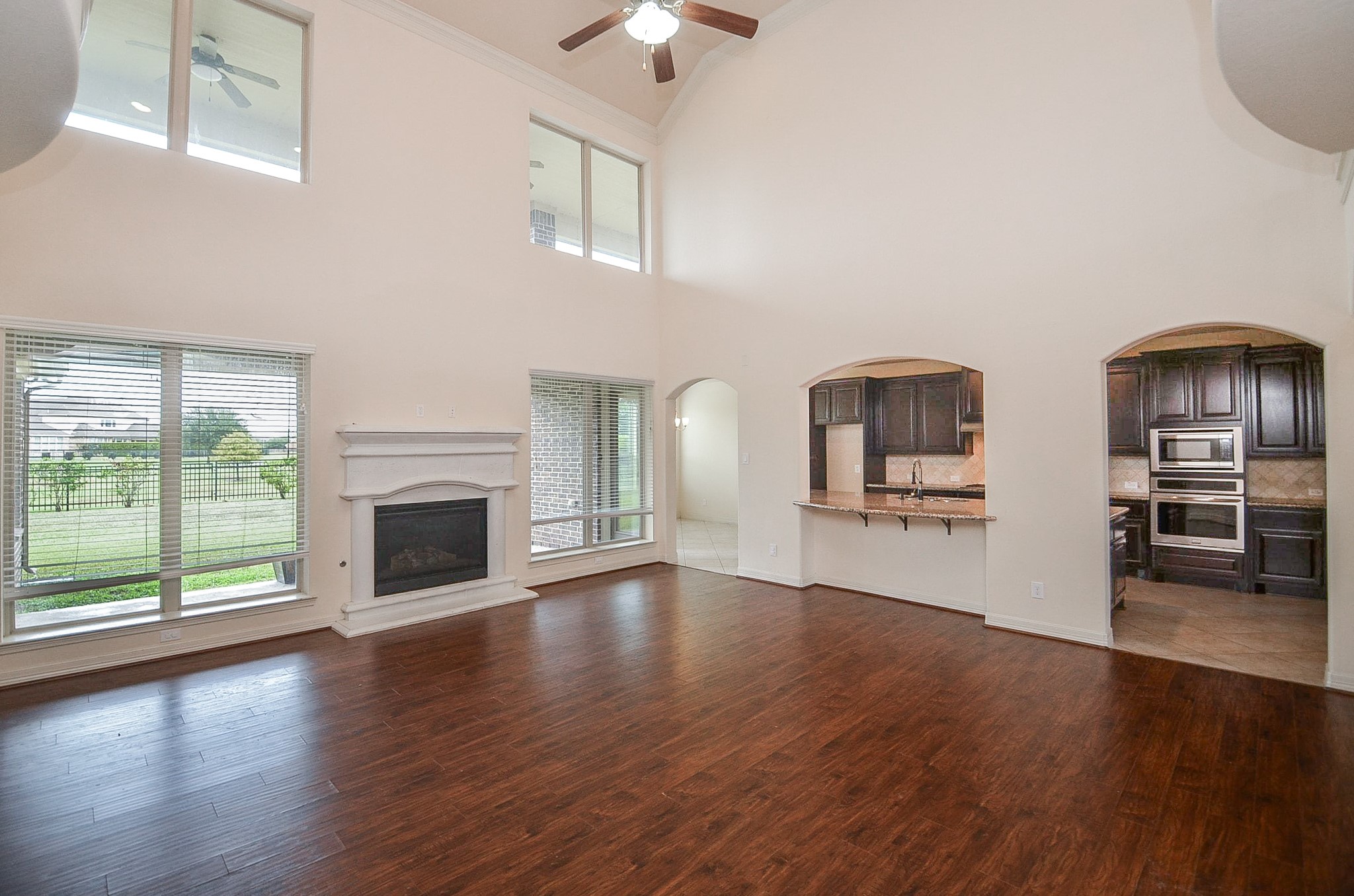 23610 Esperia Street Property Photo 8