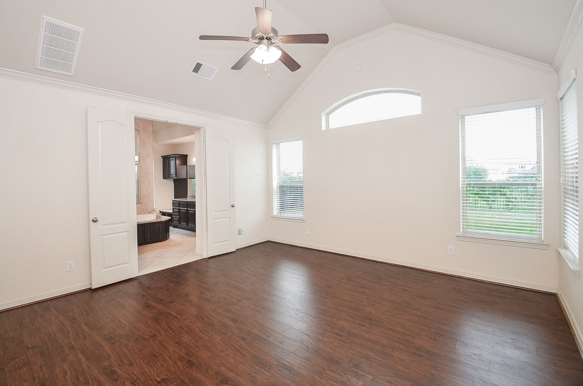 23610 Esperia Street Property Photo 13
