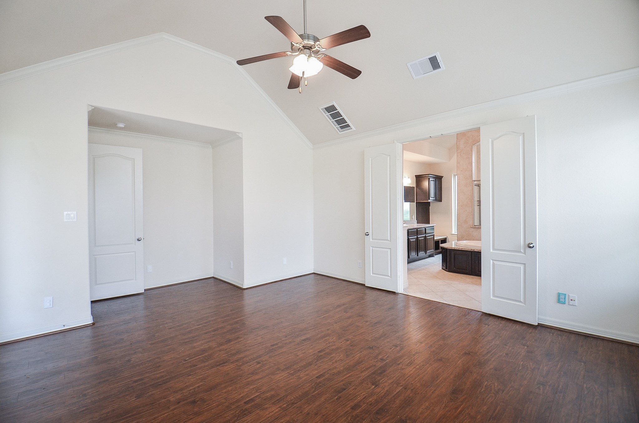 23610 Esperia Street Property Photo 14