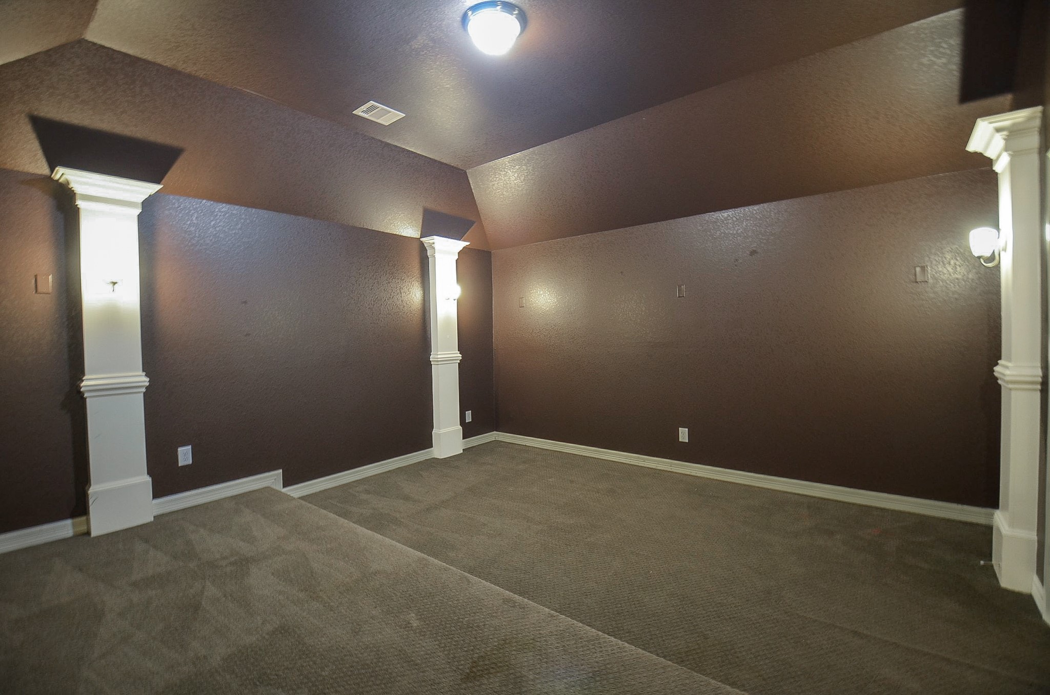 23610 Esperia Street Property Photo 21