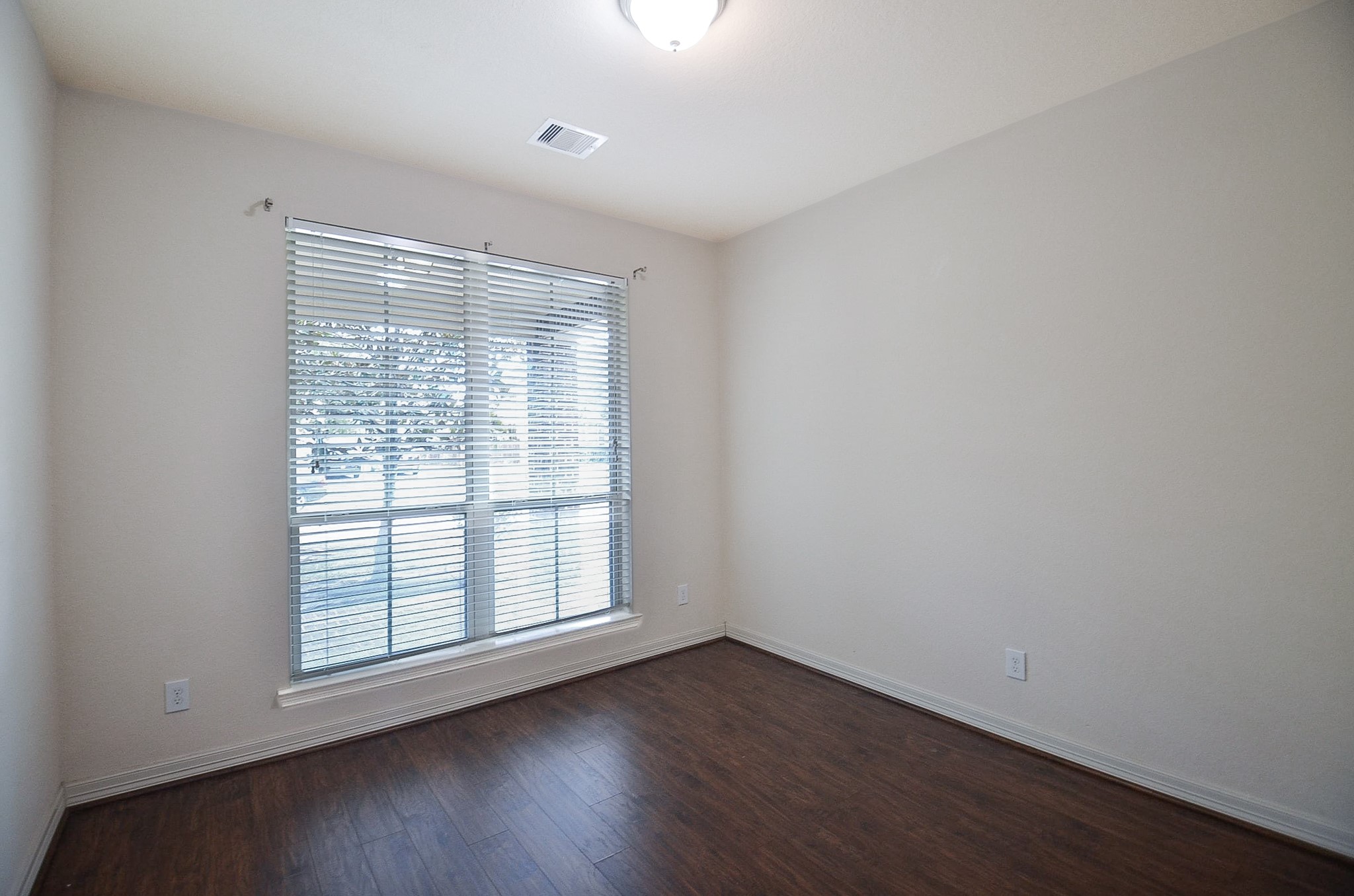 23610 Esperia Street Property Photo 23