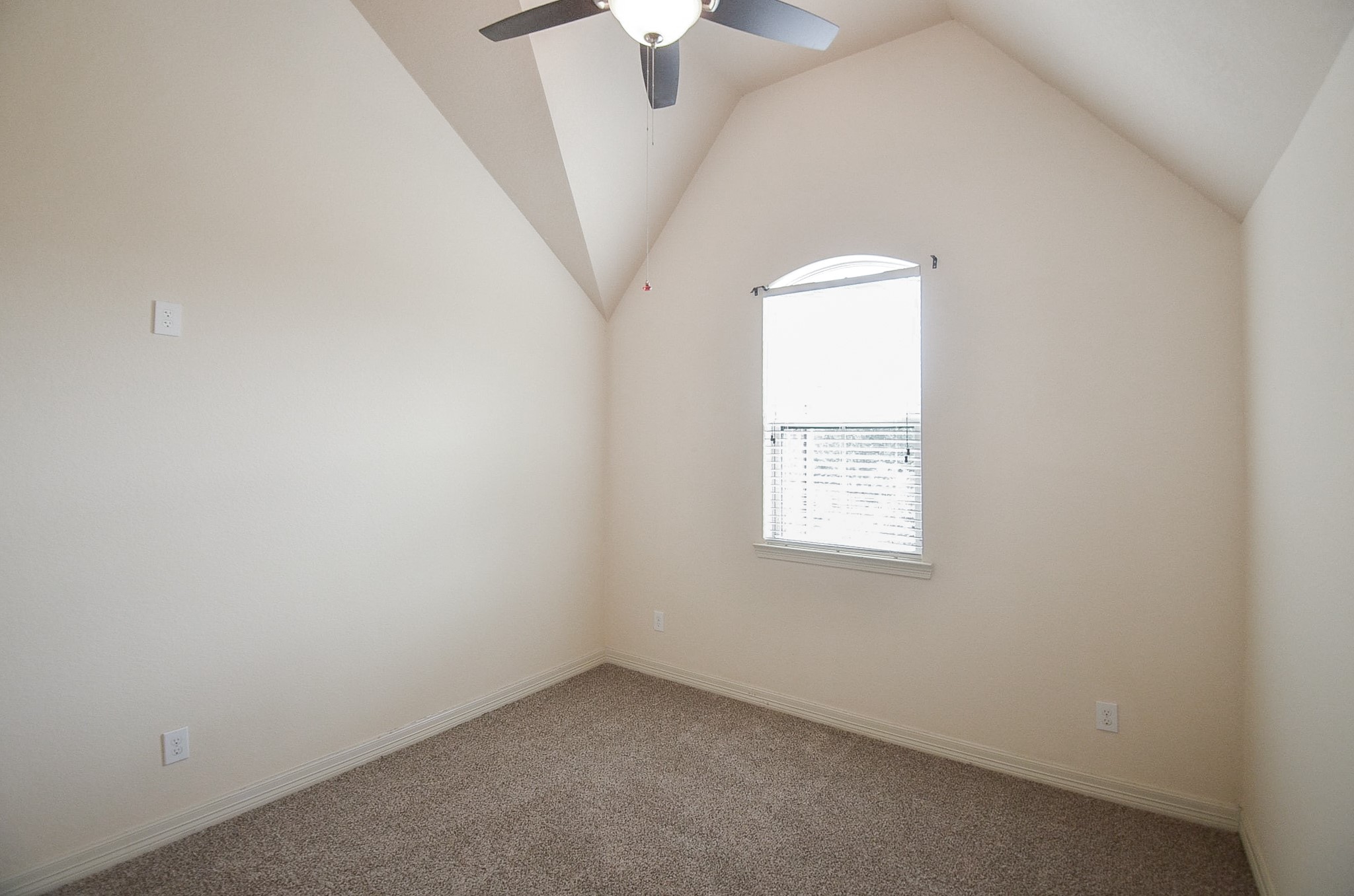 23610 Esperia Street Property Photo 24