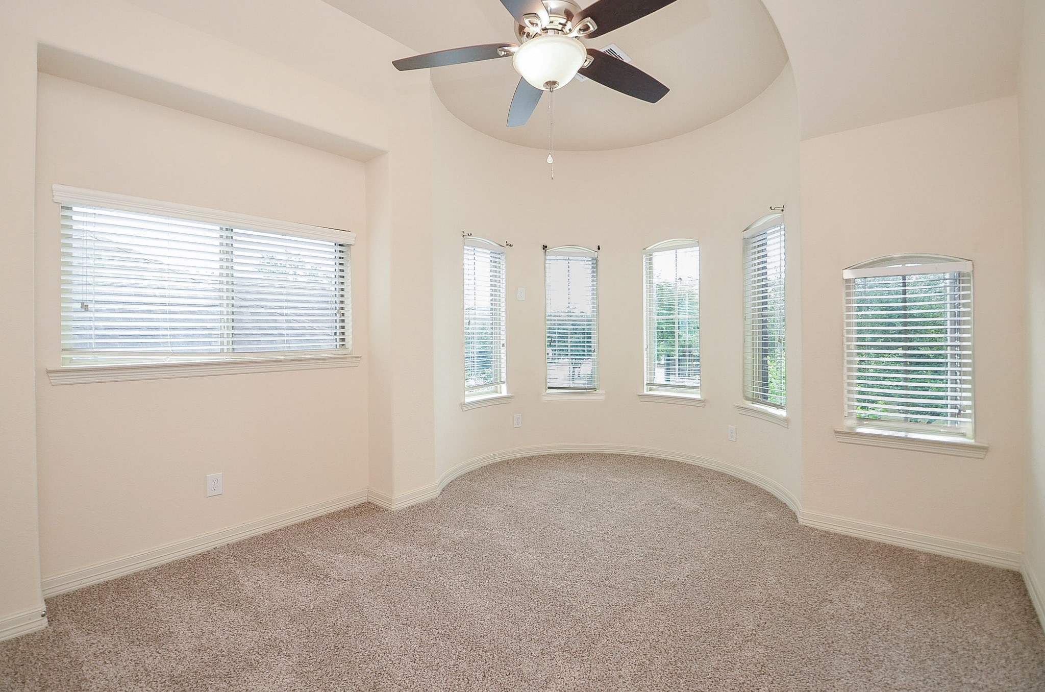 23610 Esperia Street Property Photo 25