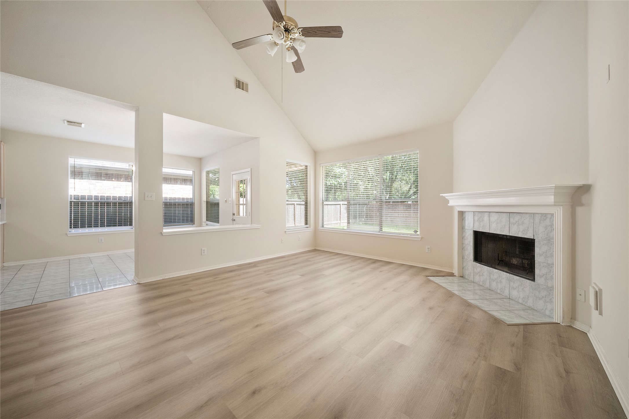 20422 Knolls Spring Trail Property Photo 3