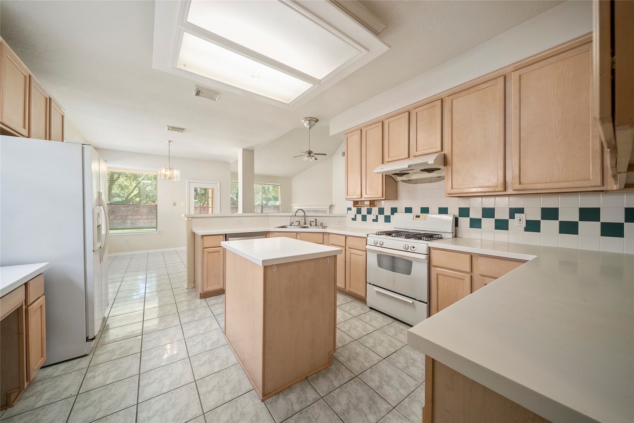 20422 Knolls Spring Trail Property Photo 8