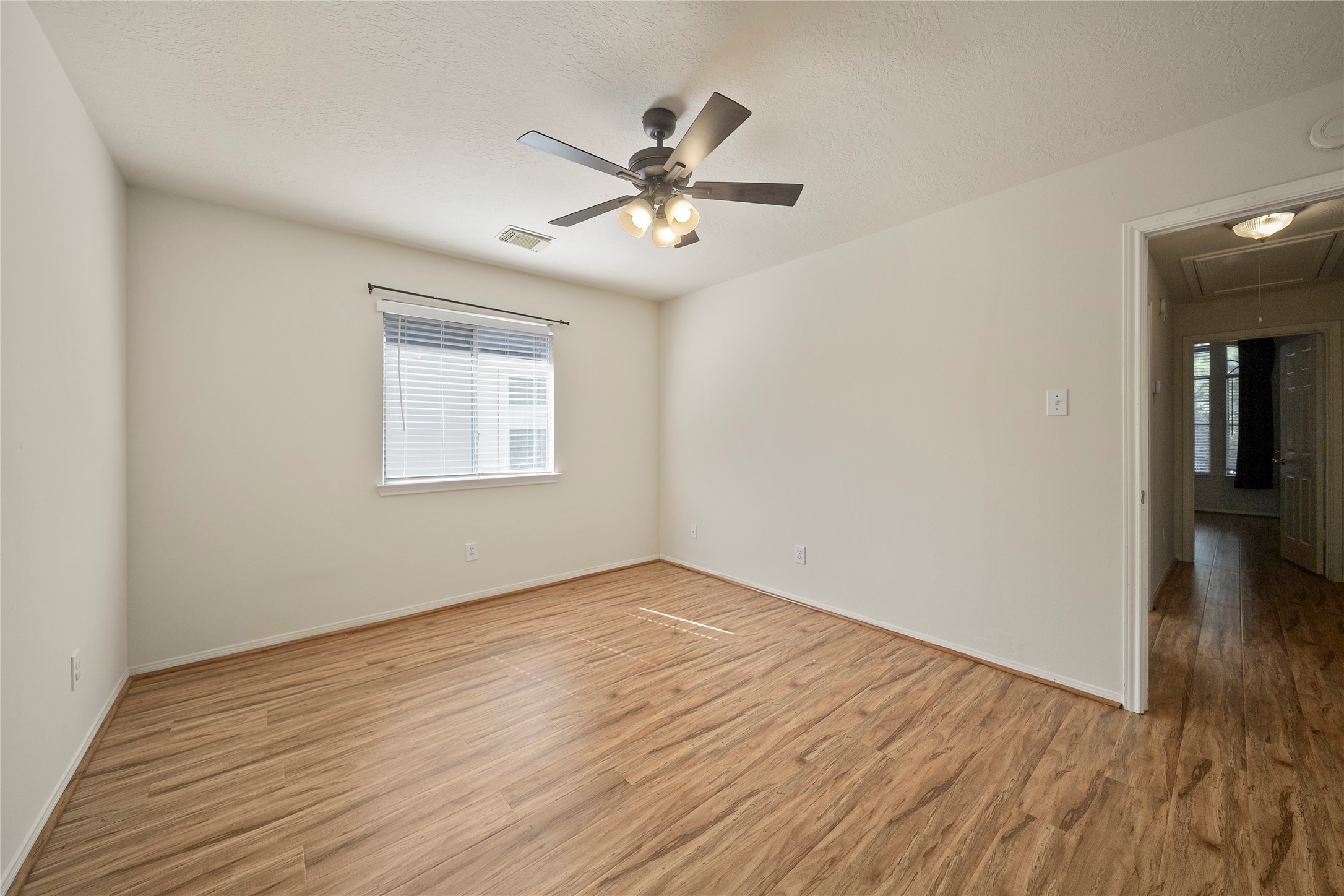 20422 Knolls Spring Trail Property Photo 15
