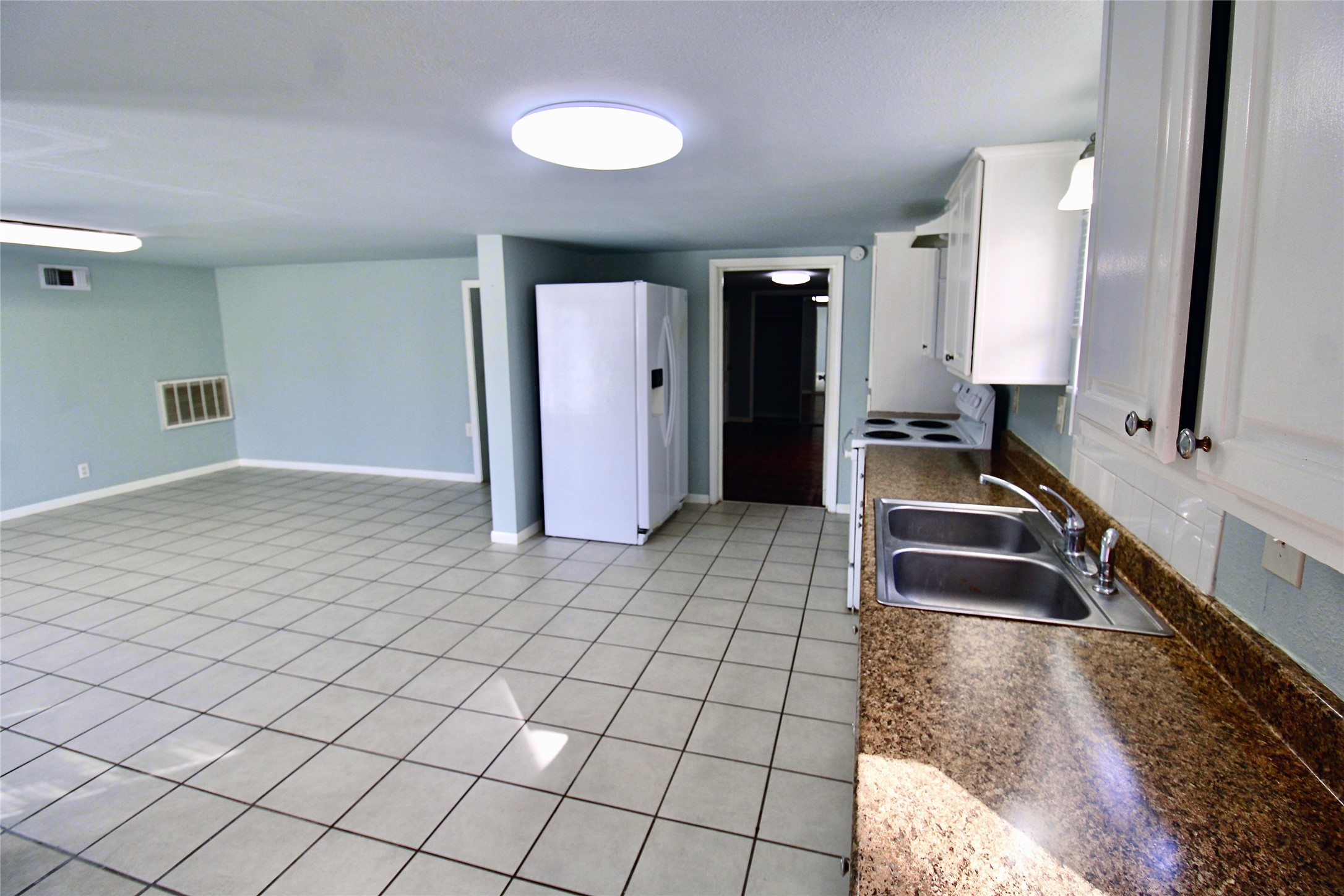 4114 Ave S 1/2 C Property Photo 4