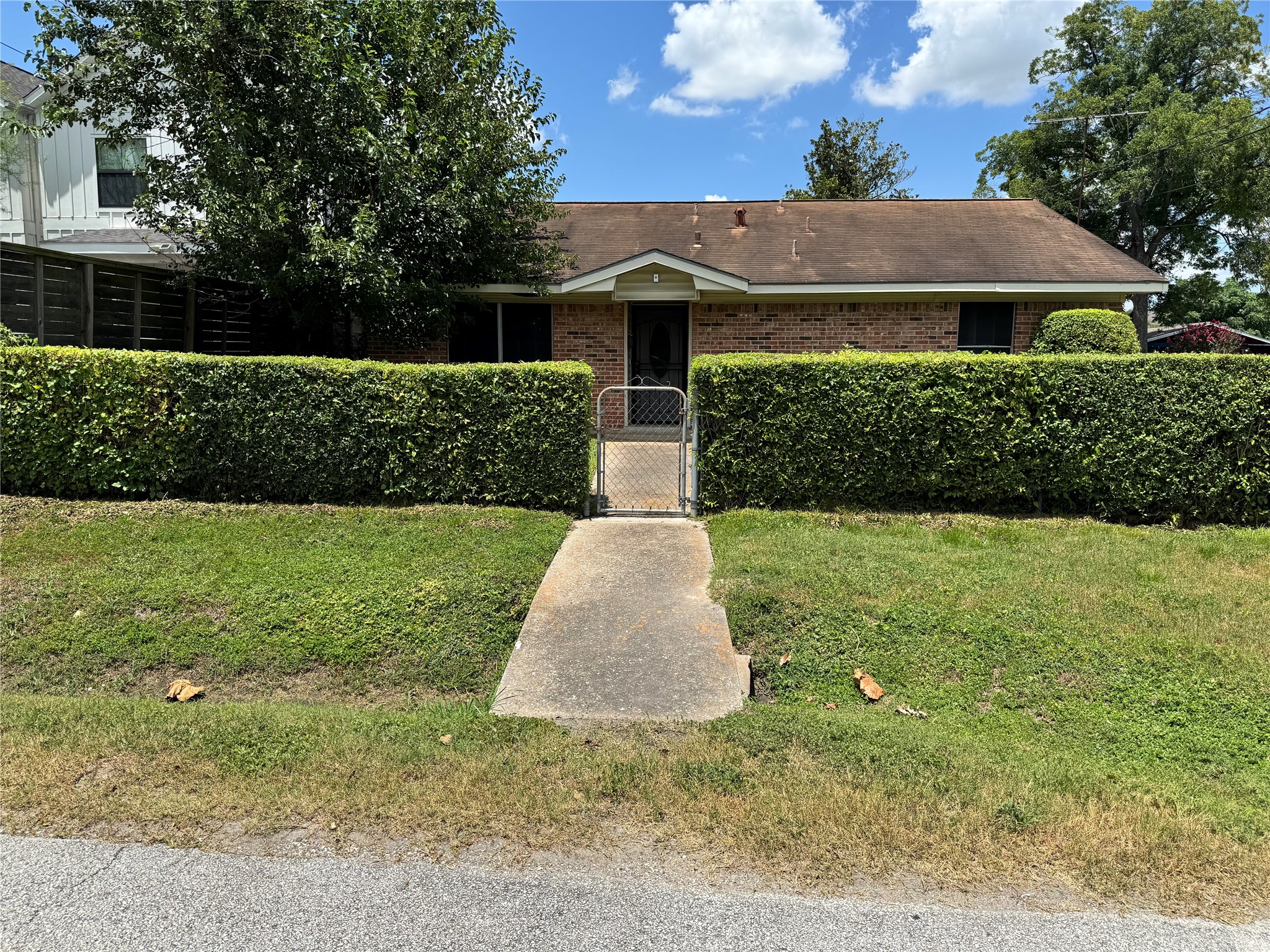 4511 Chapman Street Property Photo 2