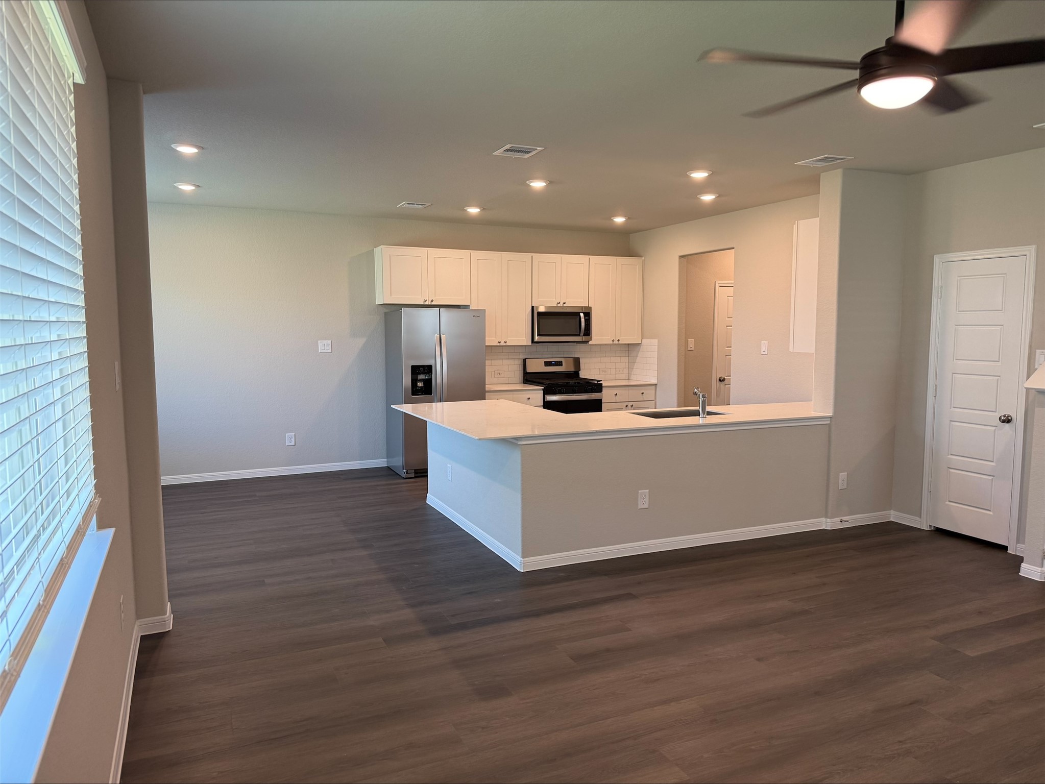 2352 Pipefish Drive Property Photo 4