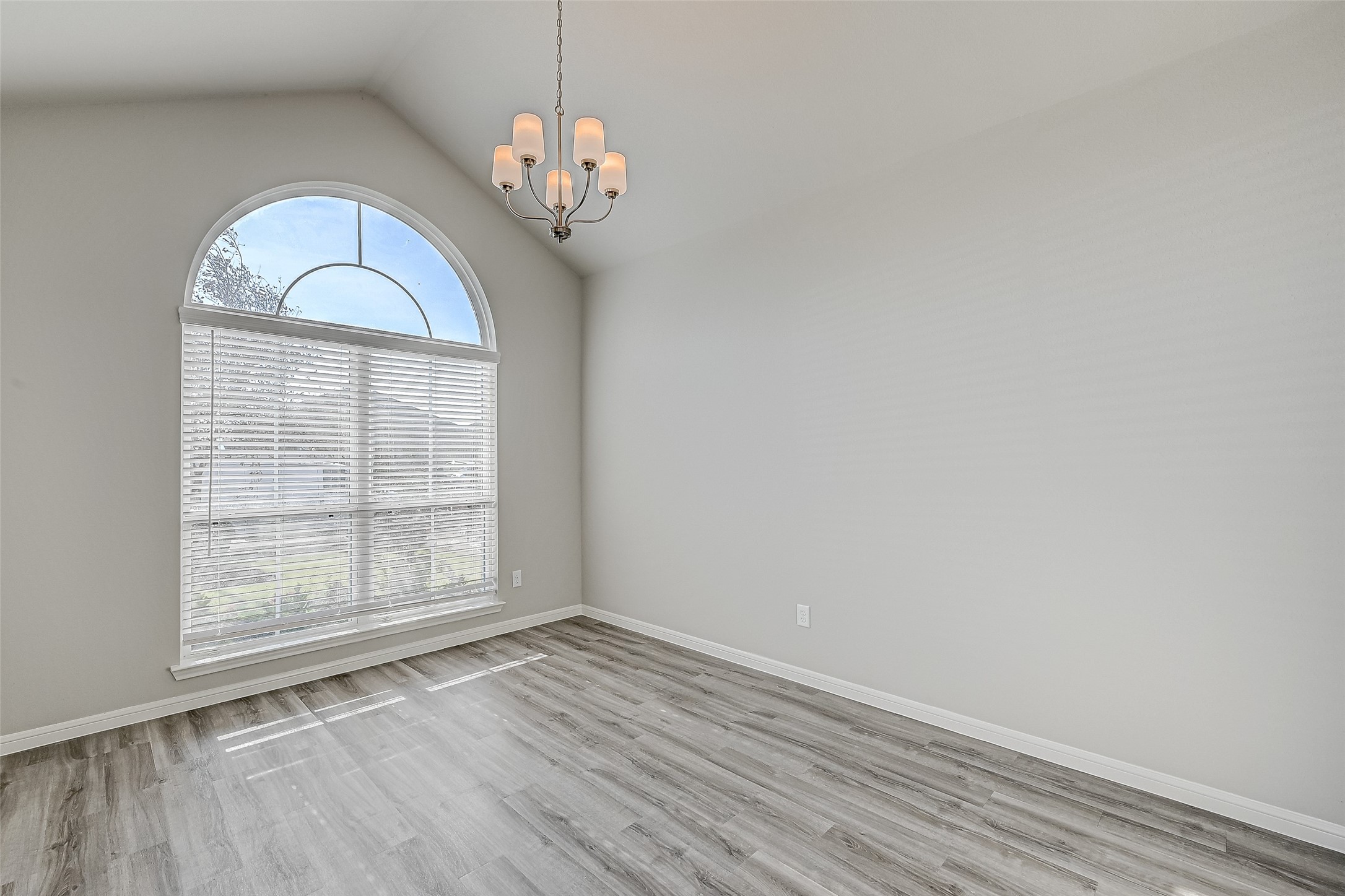 21927 Oia Island Drive Property Photo 8