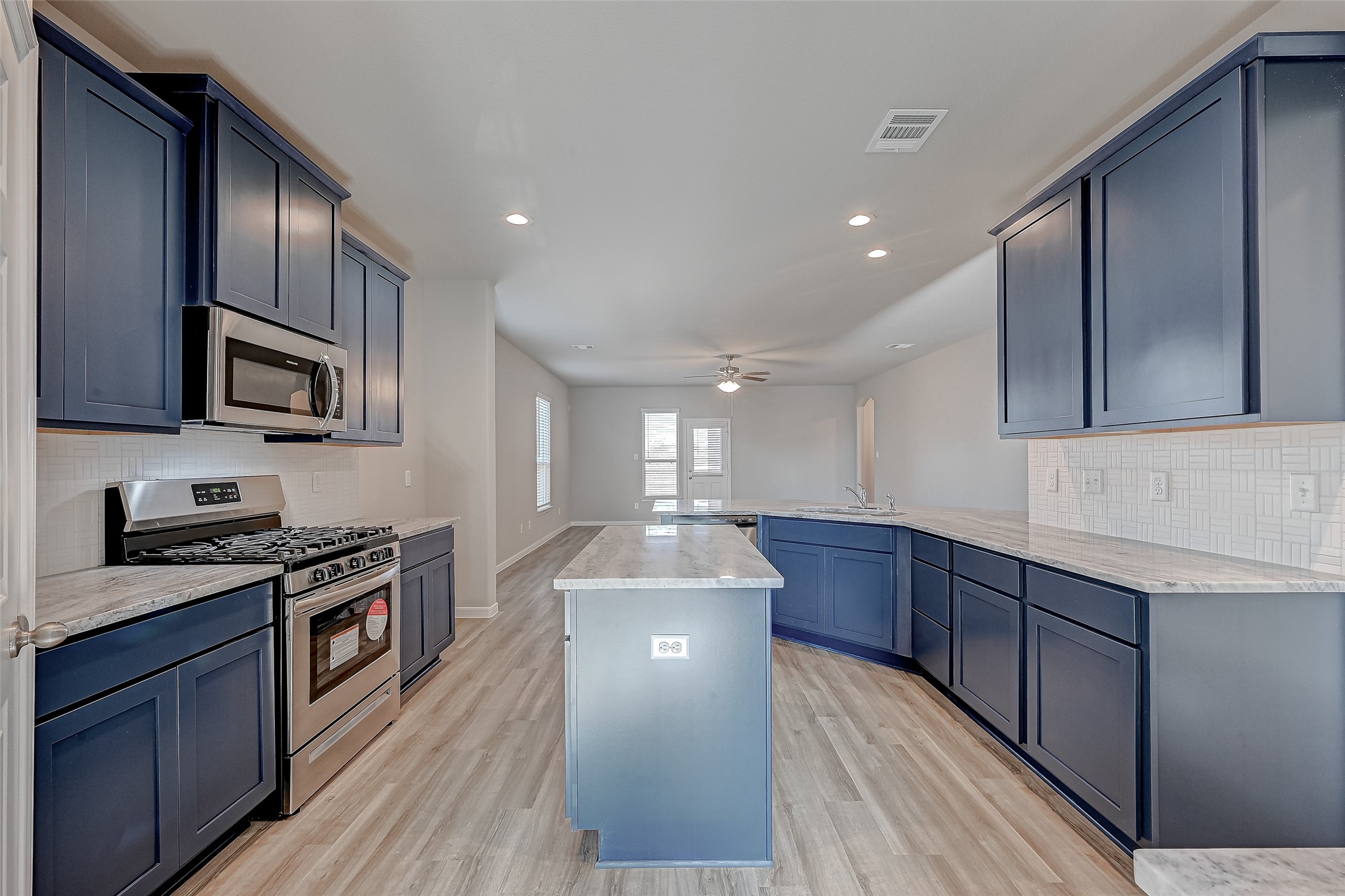 21927 Oia Island Drive Property Photo 19