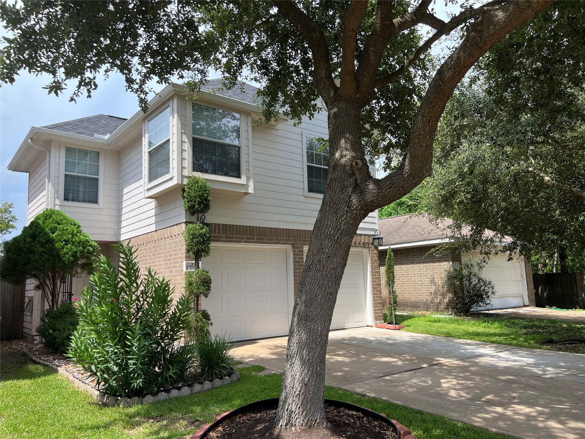 13706 Maximos Drive Property Photo 1