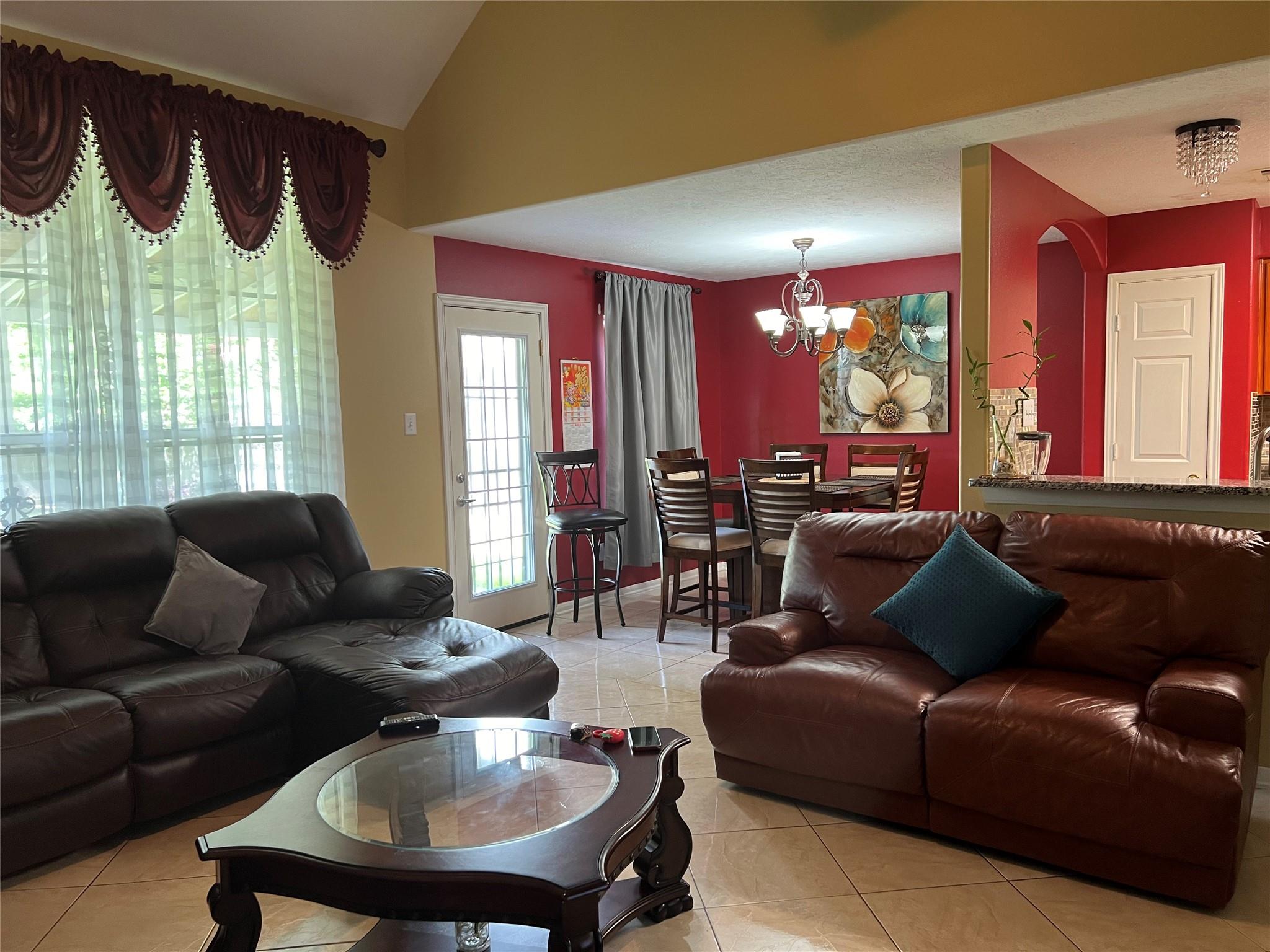 13706 Maximos Drive Property Photo 8