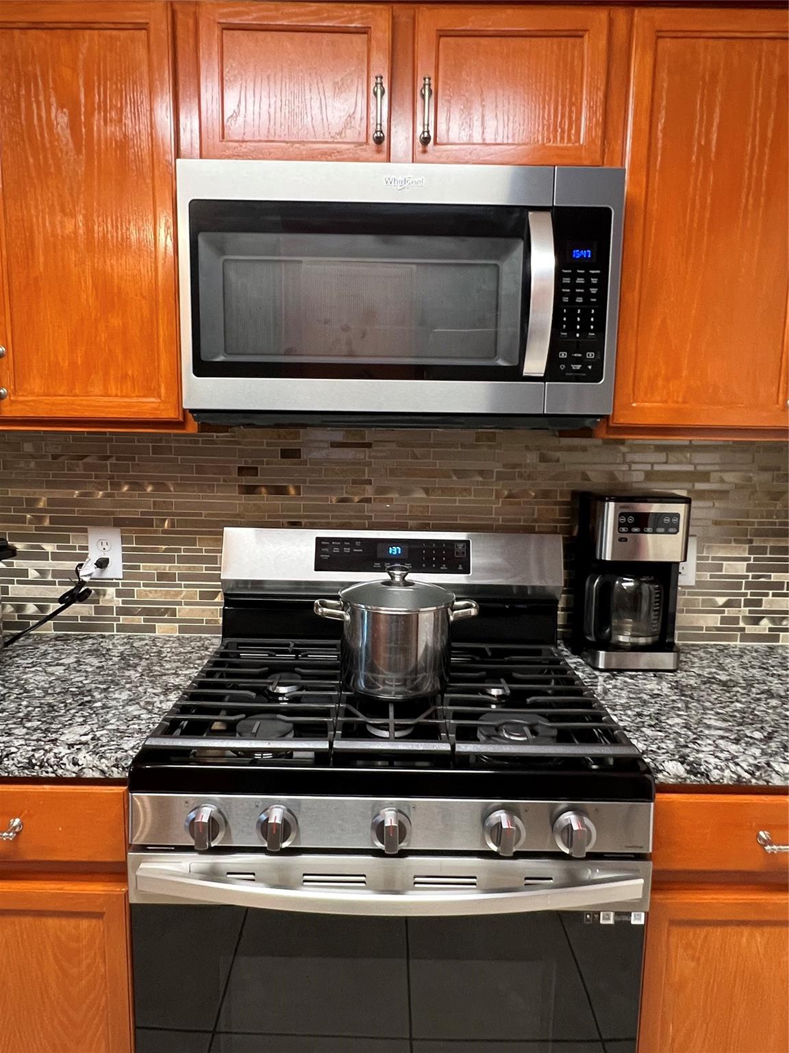 13706 Maximos Drive Property Photo 15