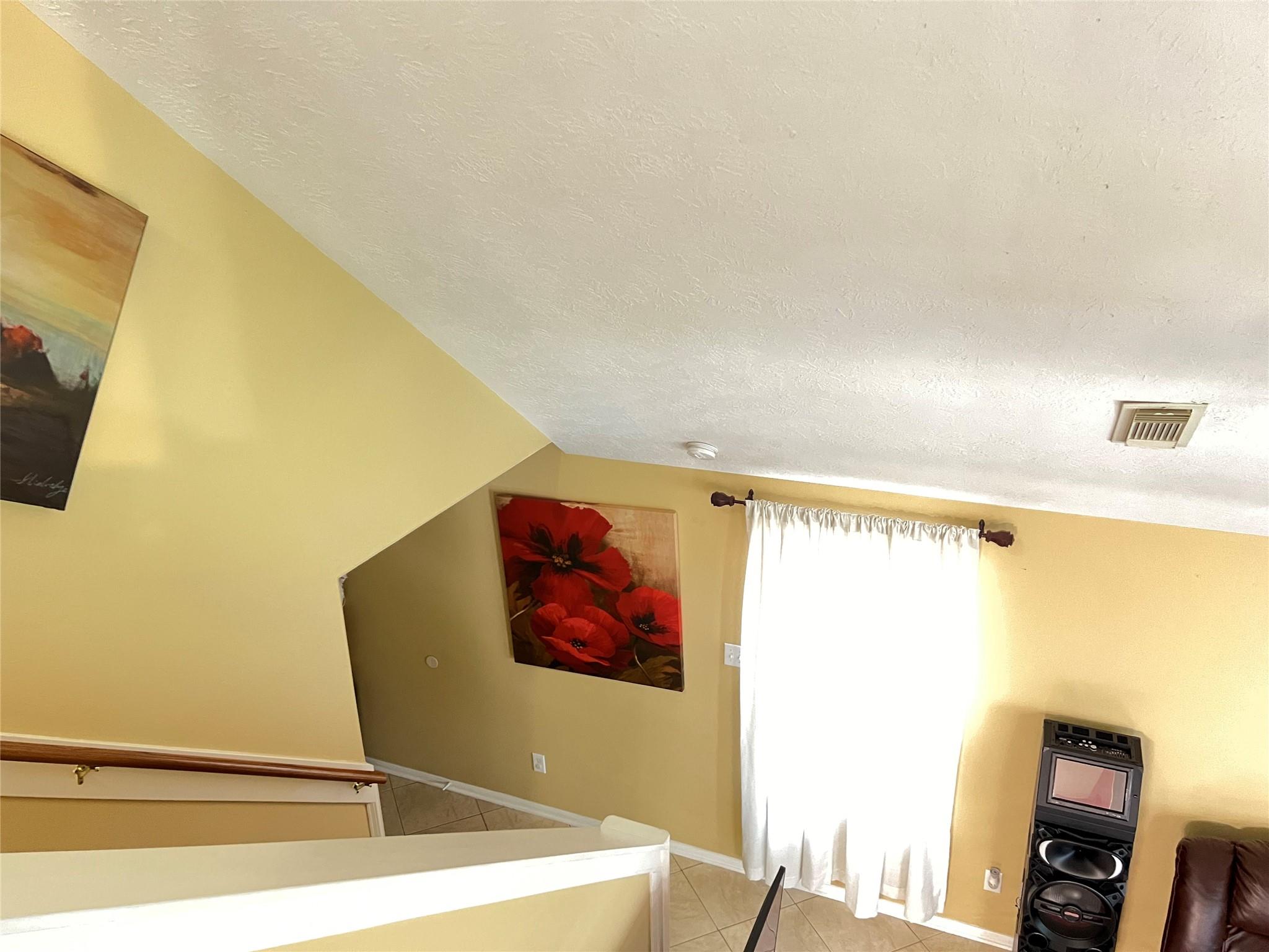 13706 Maximos Drive Property Photo 34