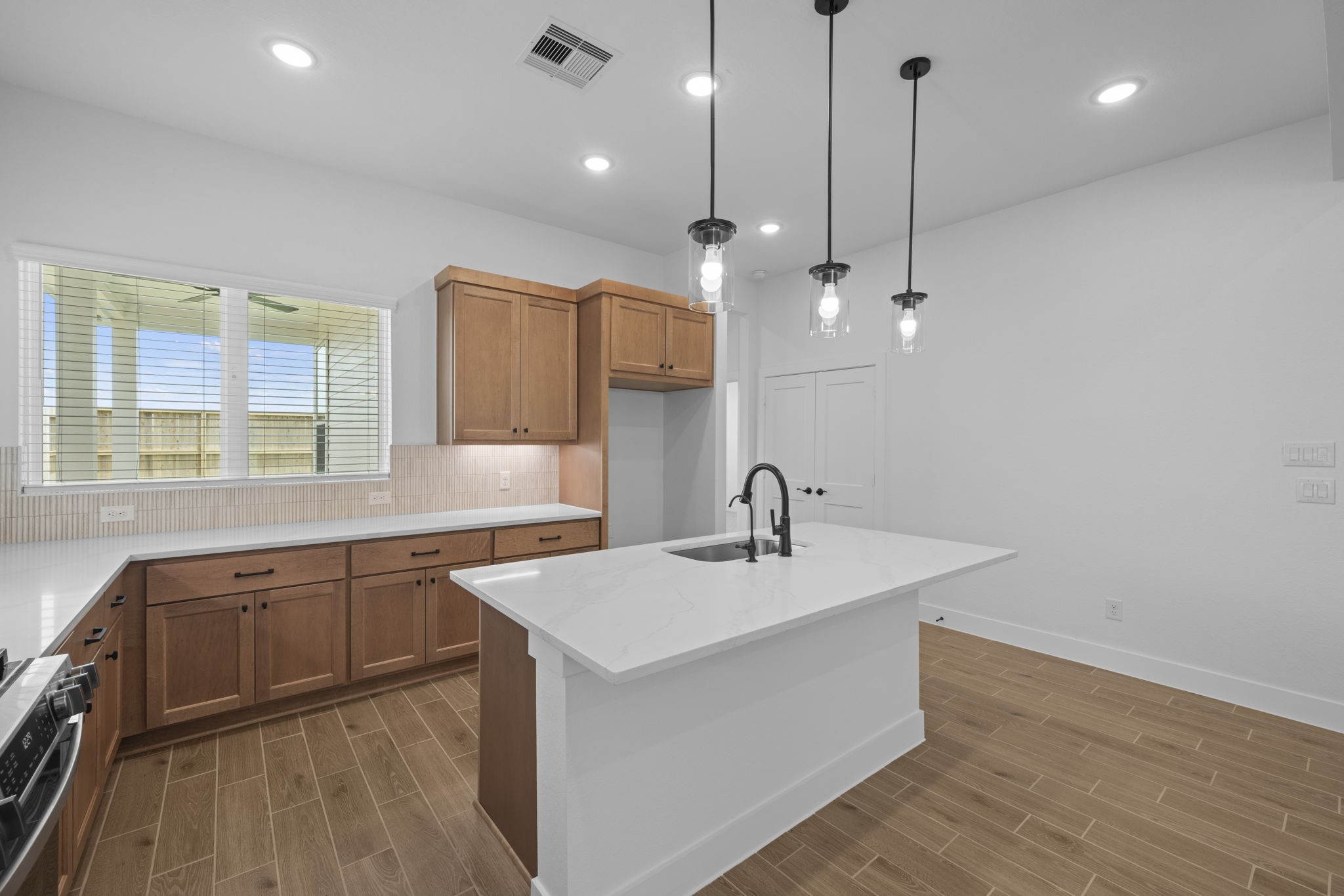 26814 Jovial Meadow Lane Property Photo 9
