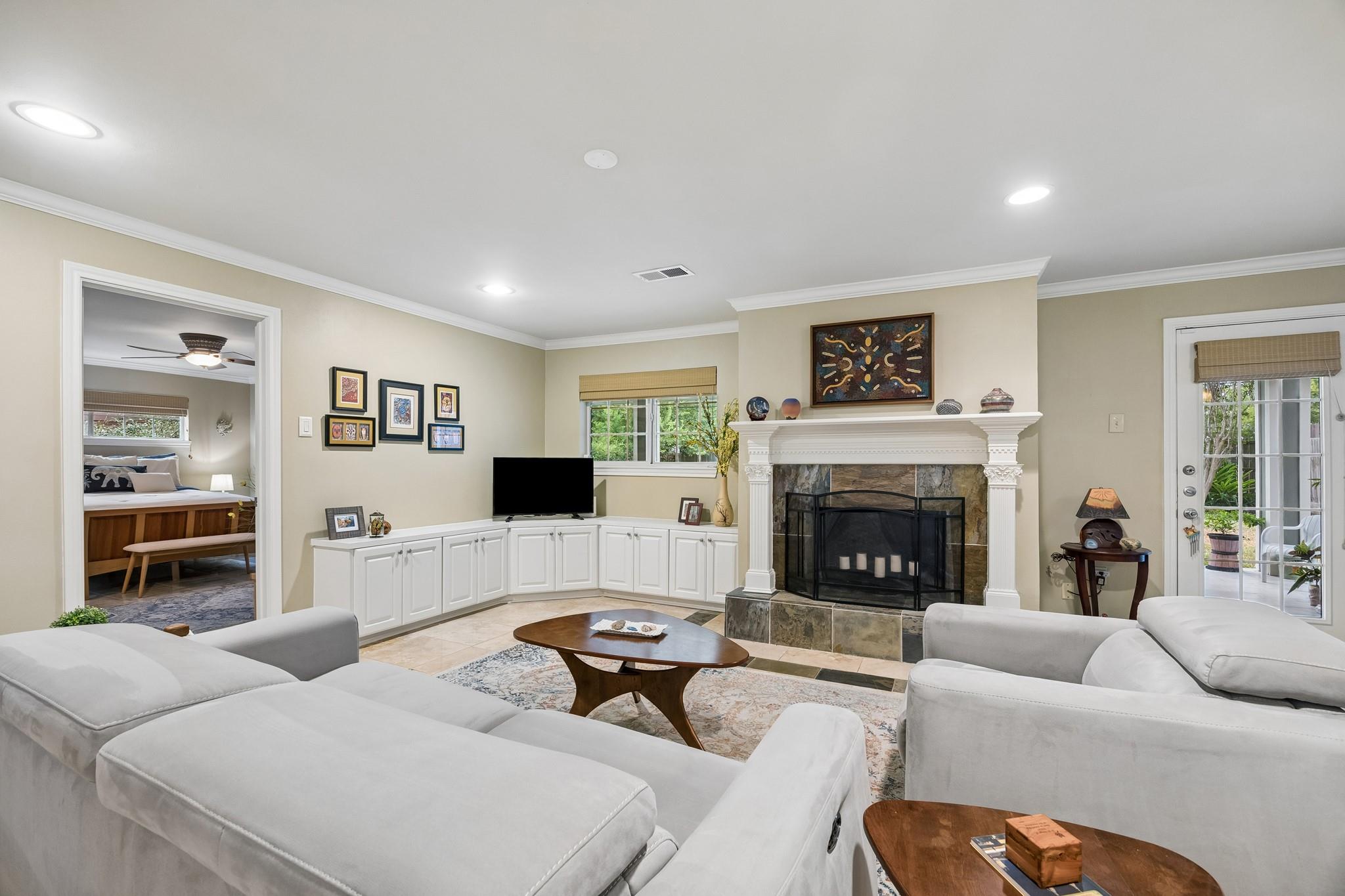 6023 Beaudry Drive Property Photo 8