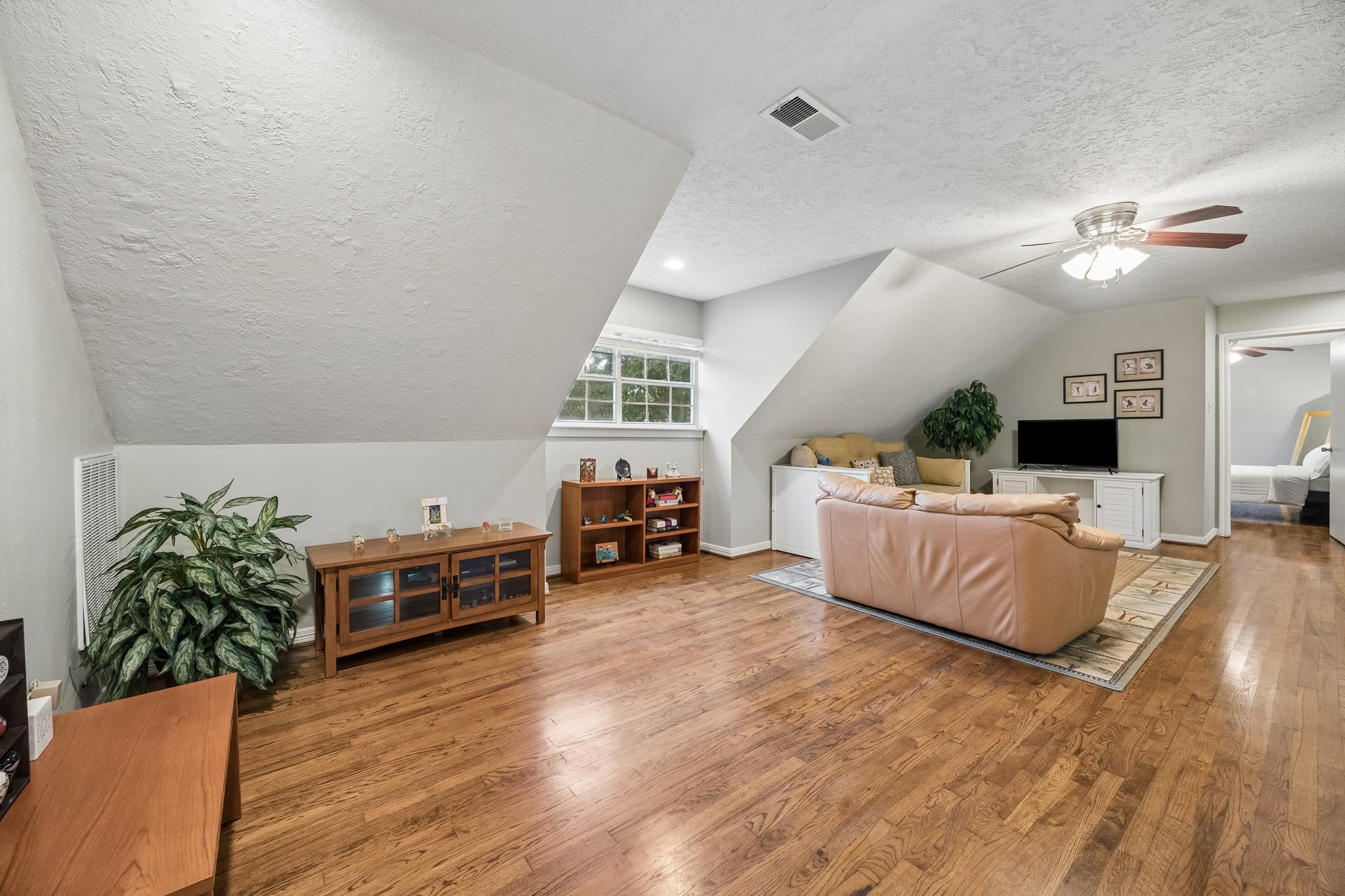 6023 Beaudry Drive Property Photo 18