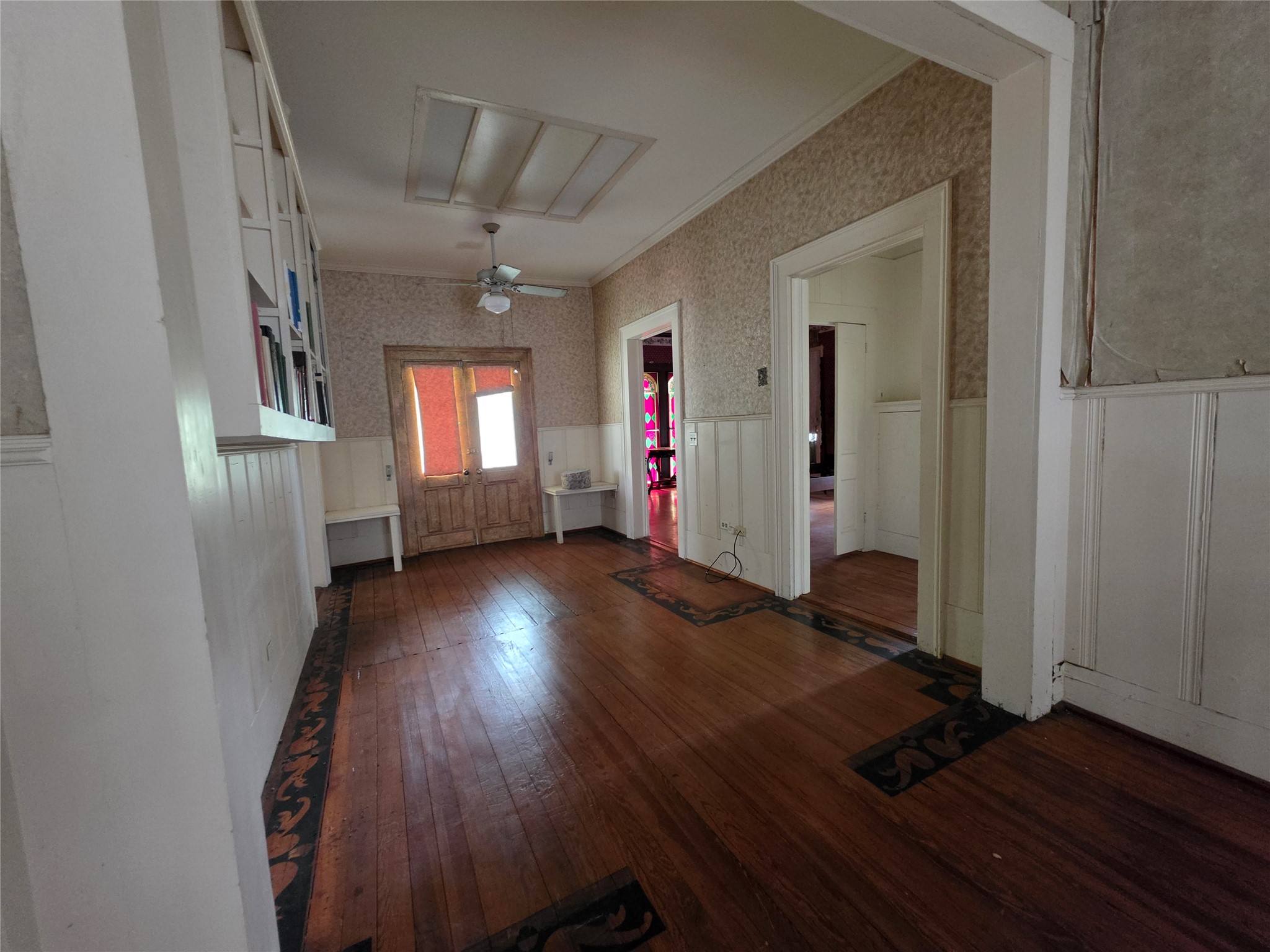 815 E Washington Avenue Property Photo 3