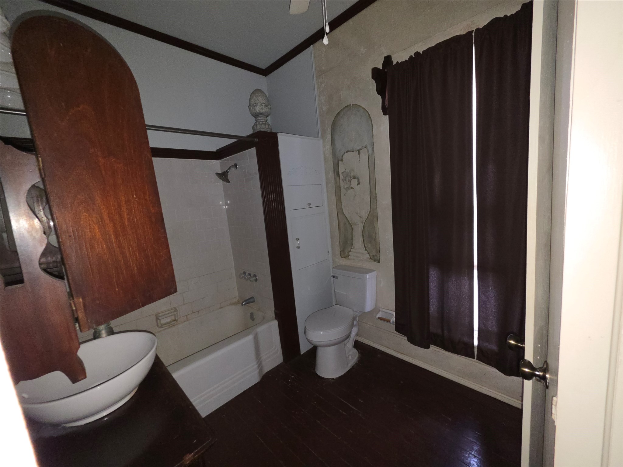 815 E Washington Avenue Property Photo 6