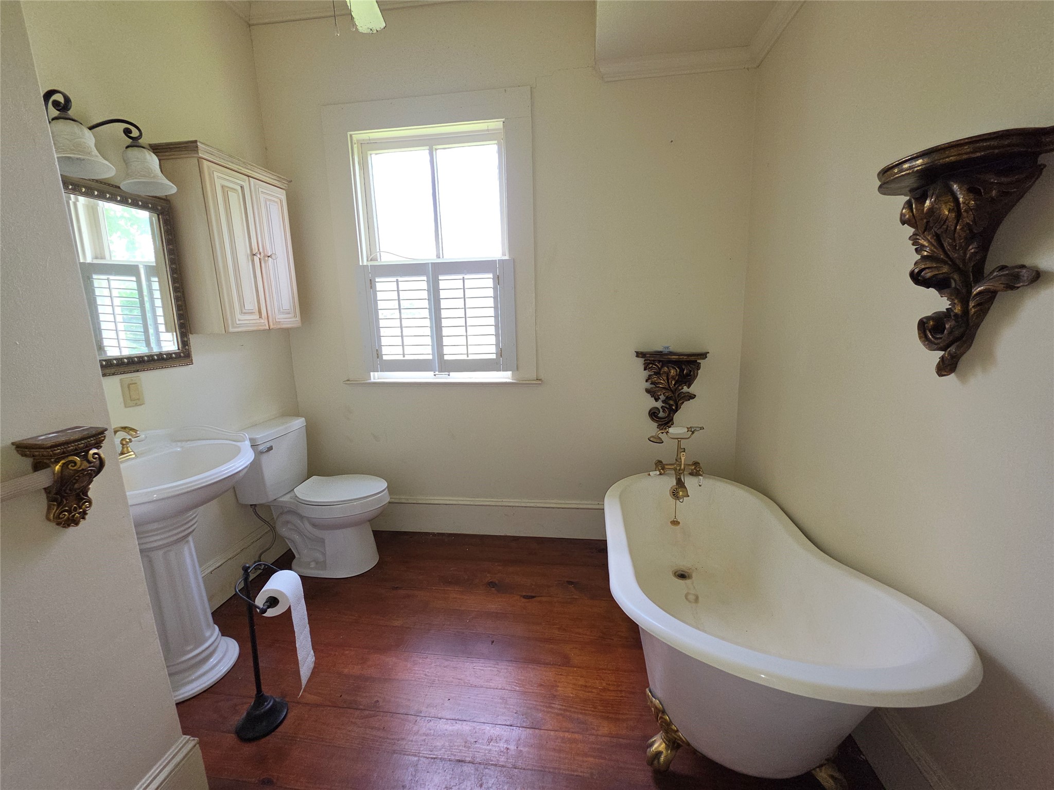 815 E Washington Avenue Property Photo 9