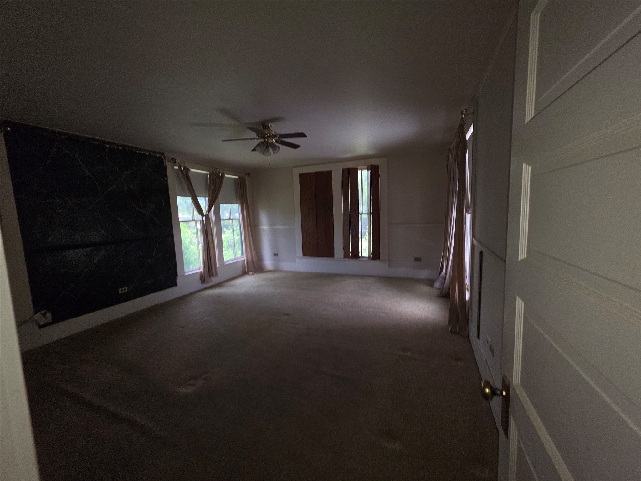 815 E Washington Avenue Property Photo 10