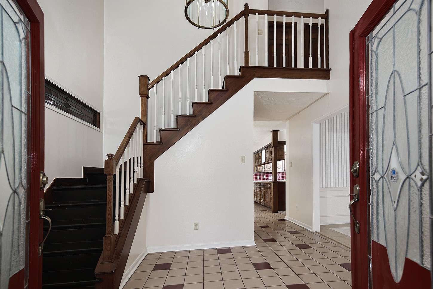 319 S Rivershire Drive Property Photo 3