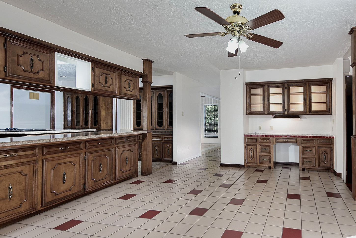 319 S Rivershire Drive Property Photo 7