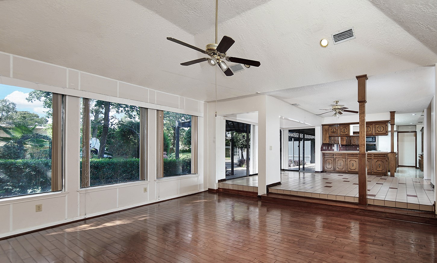 319 S Rivershire Drive Property Photo 14