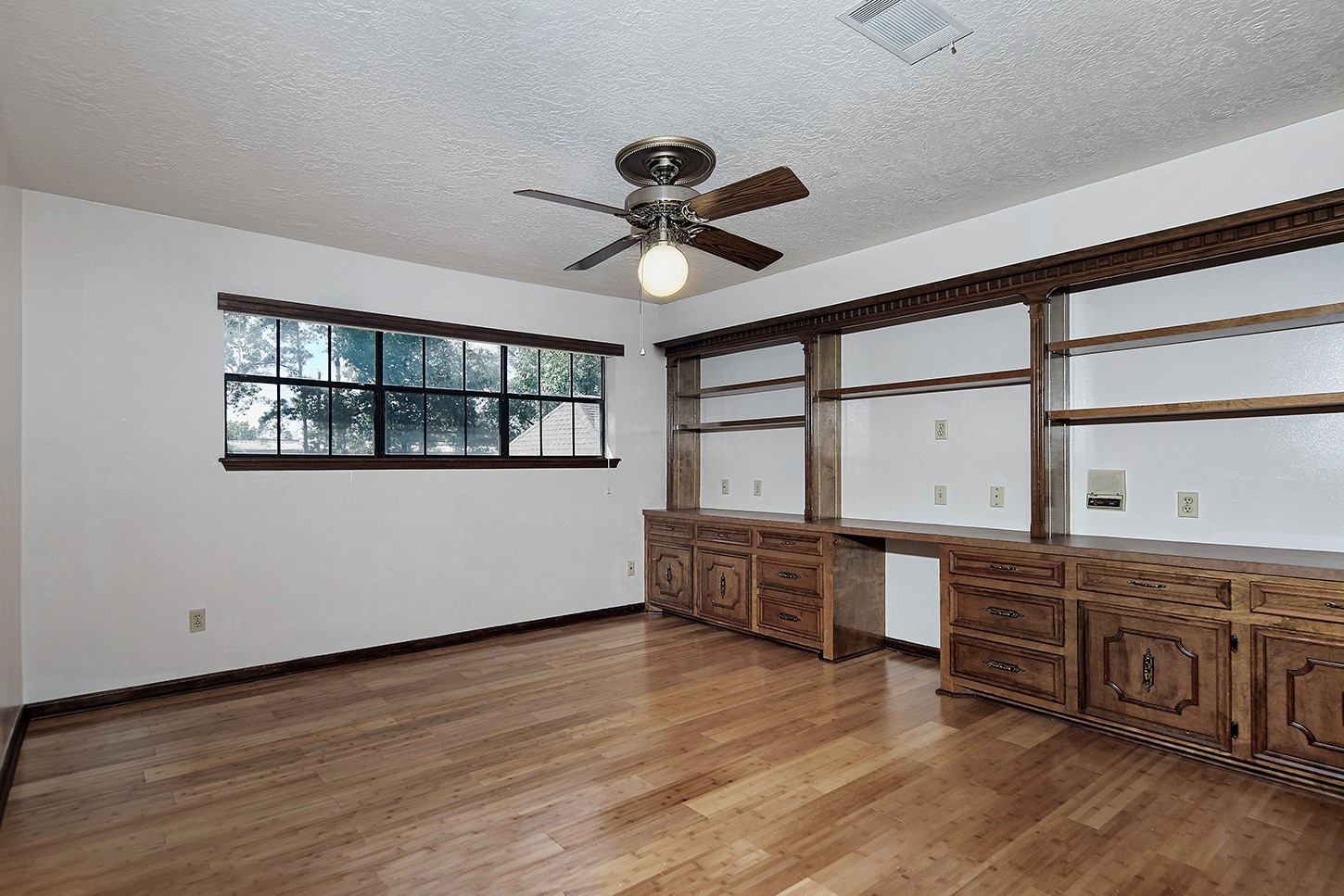 319 S Rivershire Drive Property Photo 21