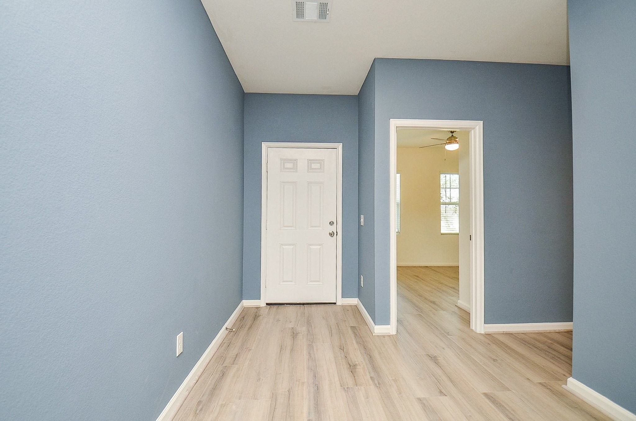 5015 Highland Springs Drive Property Photo 3