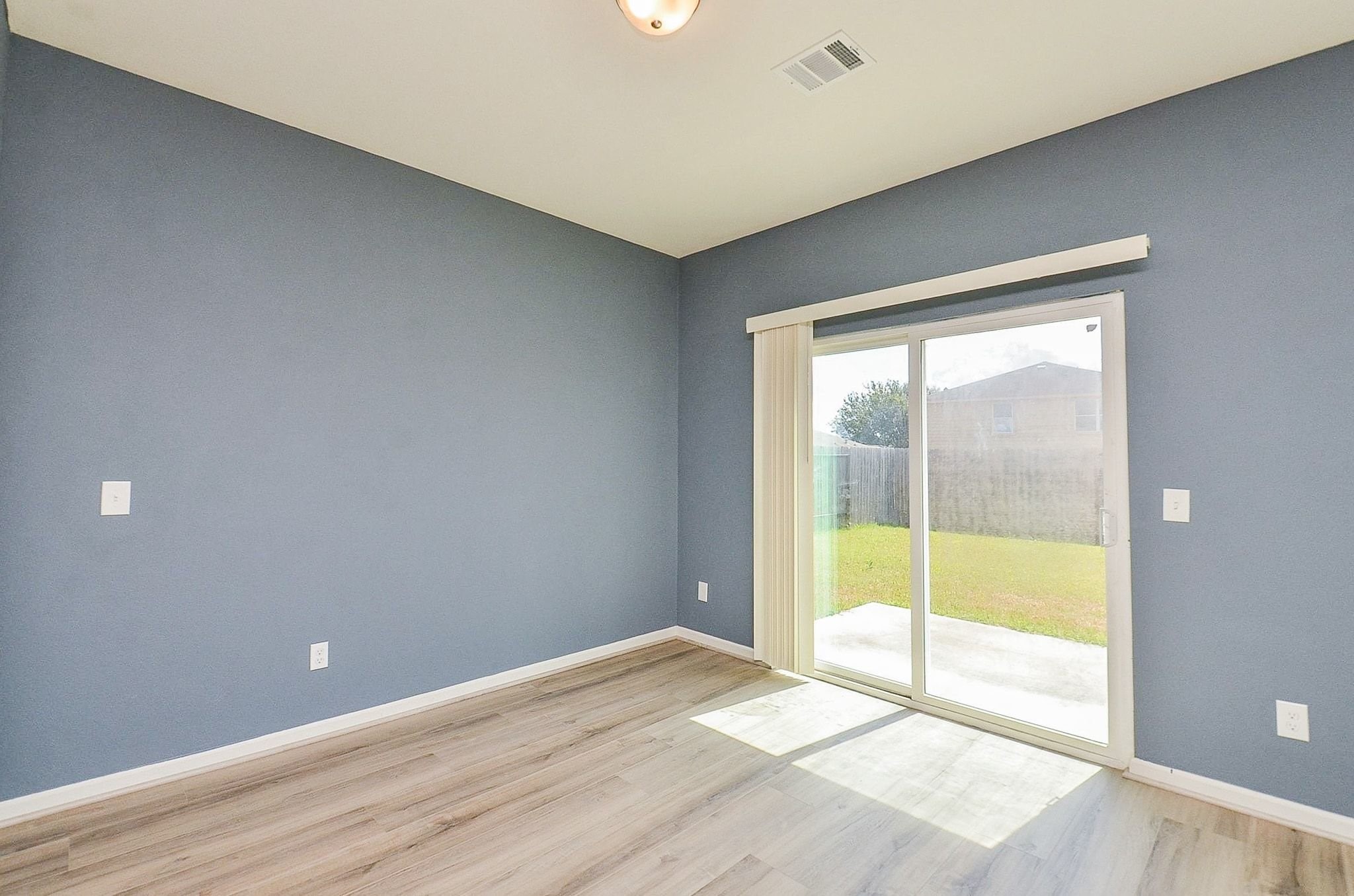 5015 Highland Springs Drive Property Photo 9
