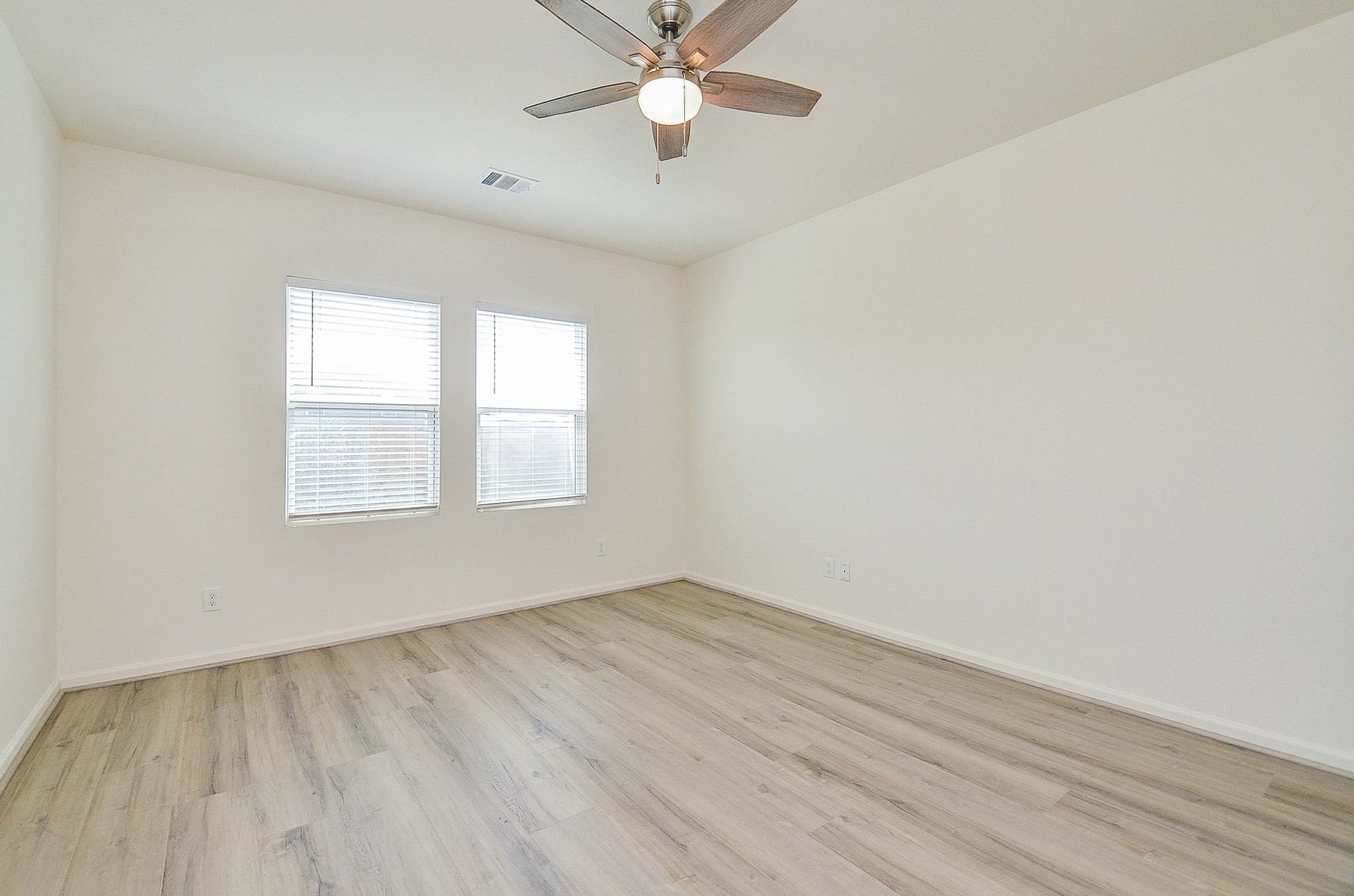 5015 Highland Springs Drive Property Photo 10