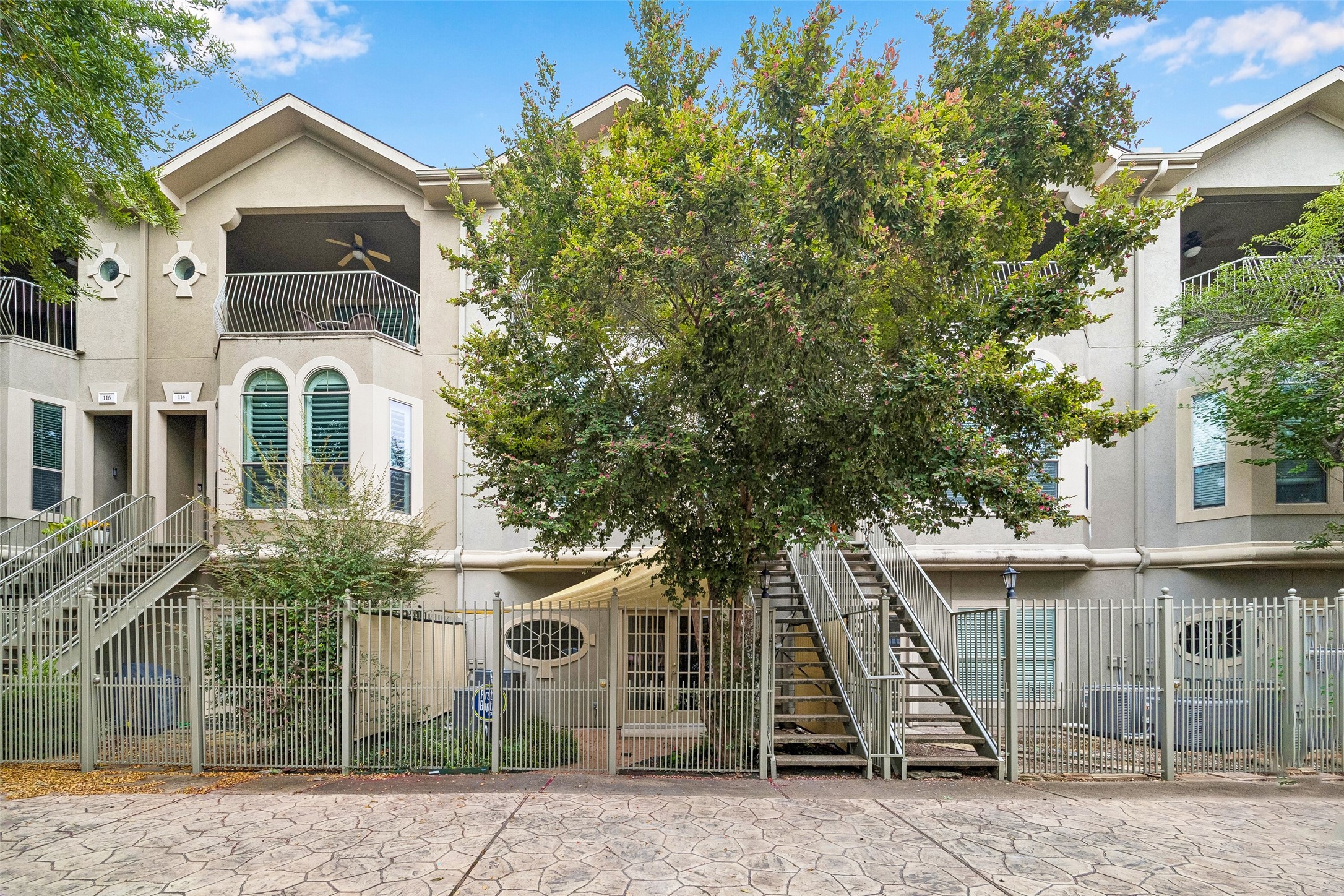 112 Detering Street Property Photo 1